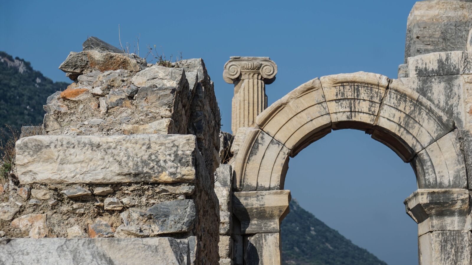 Sony a6000 + Sony Vario-Tessar T* E 16-70mm F4 ZA OSS sample photo. Turkey, hilt, the ruins photography