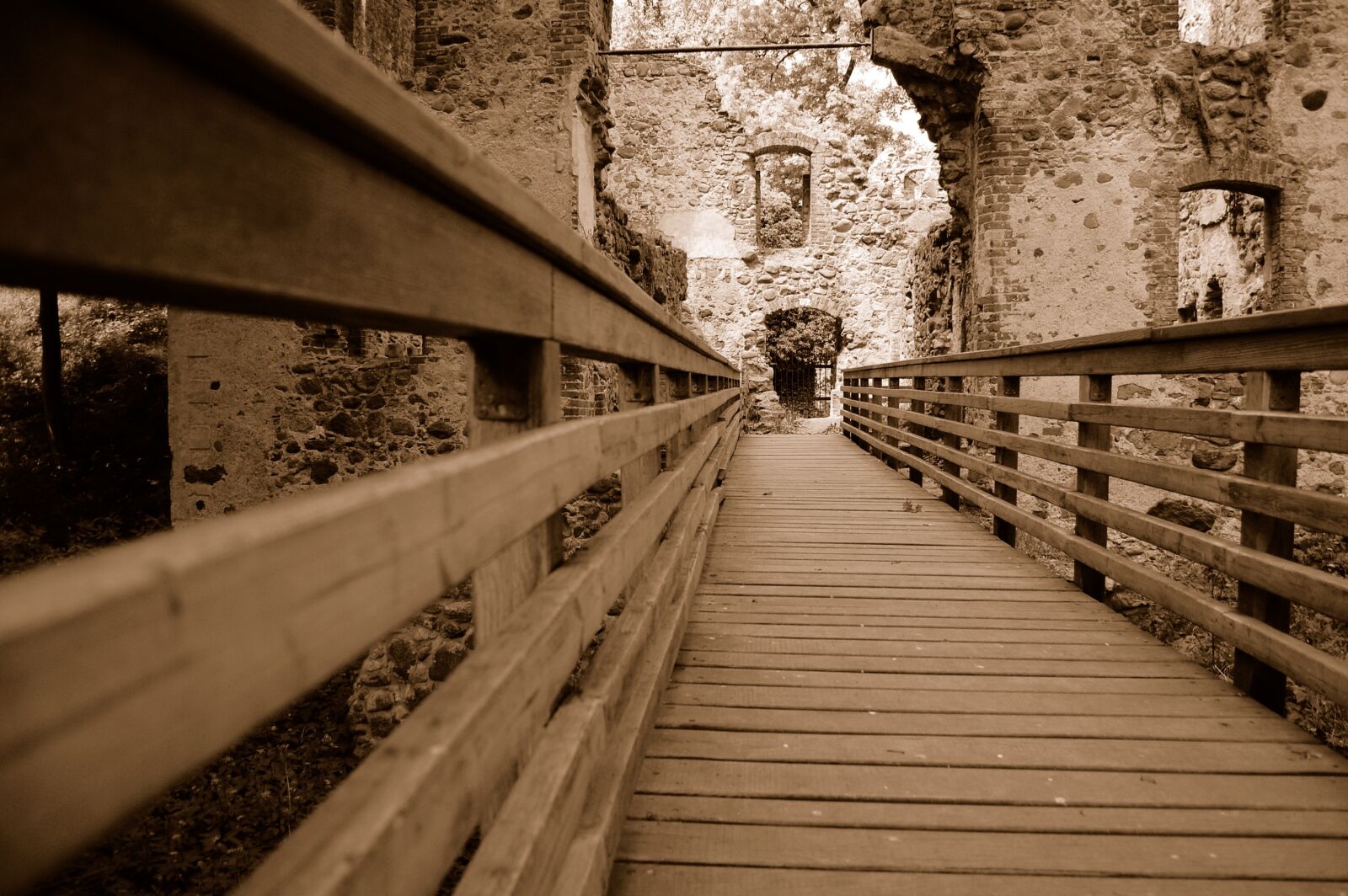 Nikon D40 sample photo. Architecture, old, travel photography