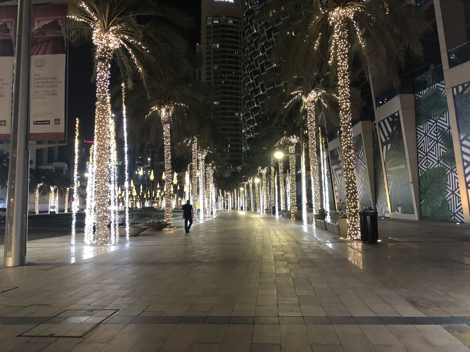 iPhone X back dual camera 4mm f/1.8 sample photo. Dubai, street, architecture photography