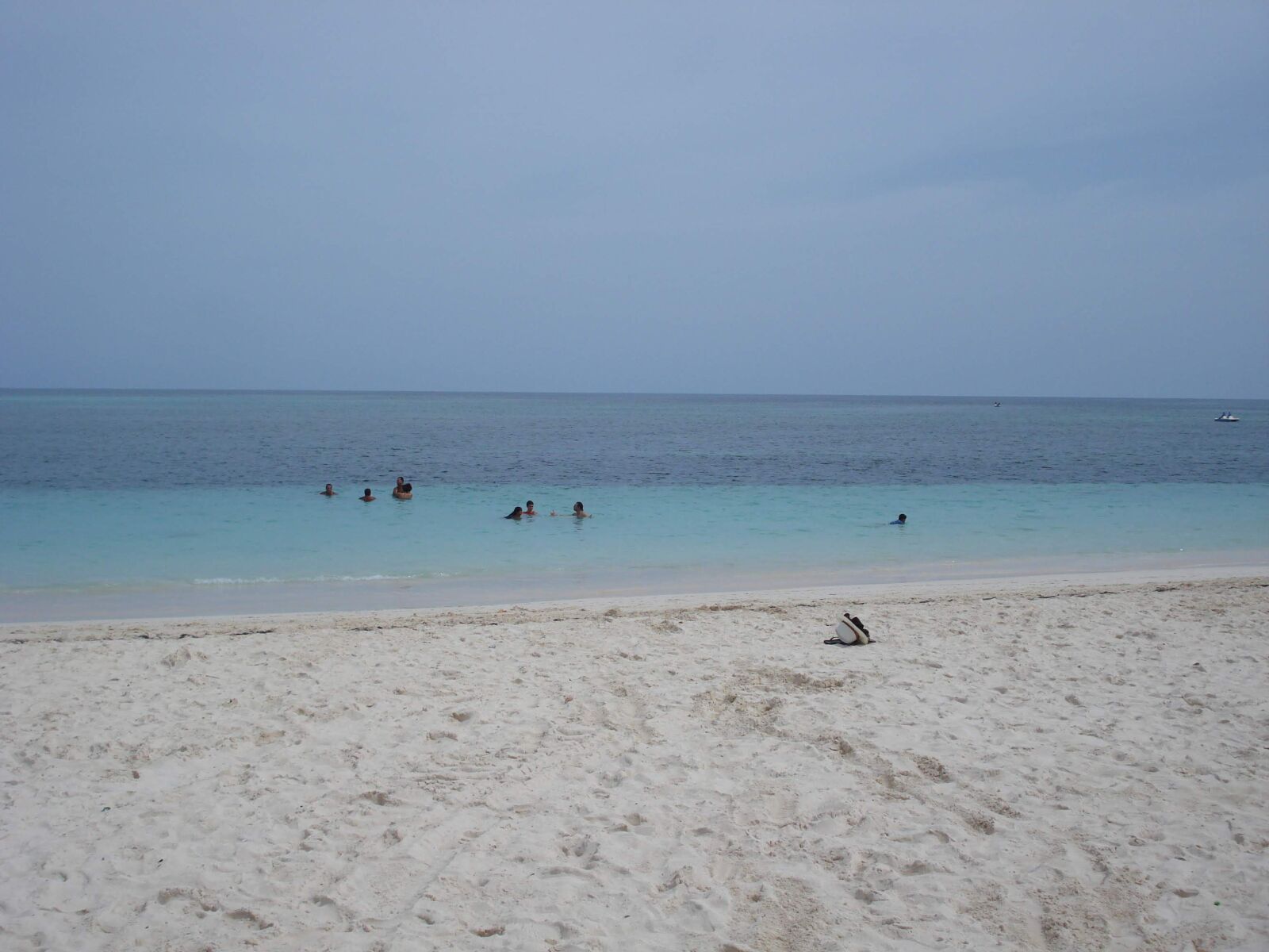 Sony DSC-W35 sample photo. Sea, beach, cuba photography