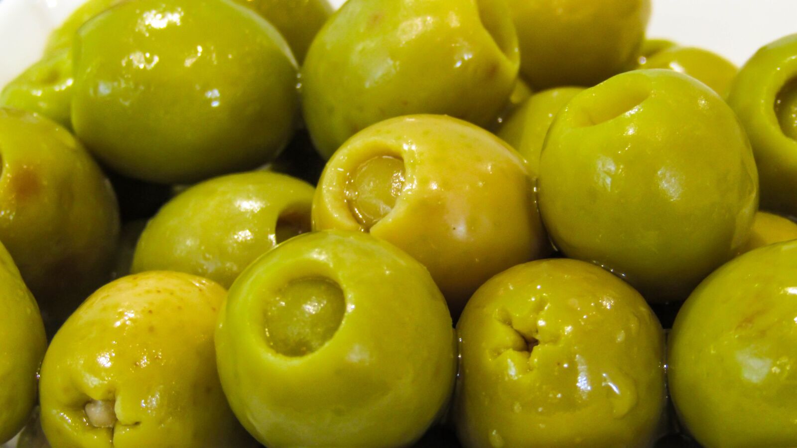 Canon PowerShot SX410 IS sample photo. Olives, olivas, olive photography