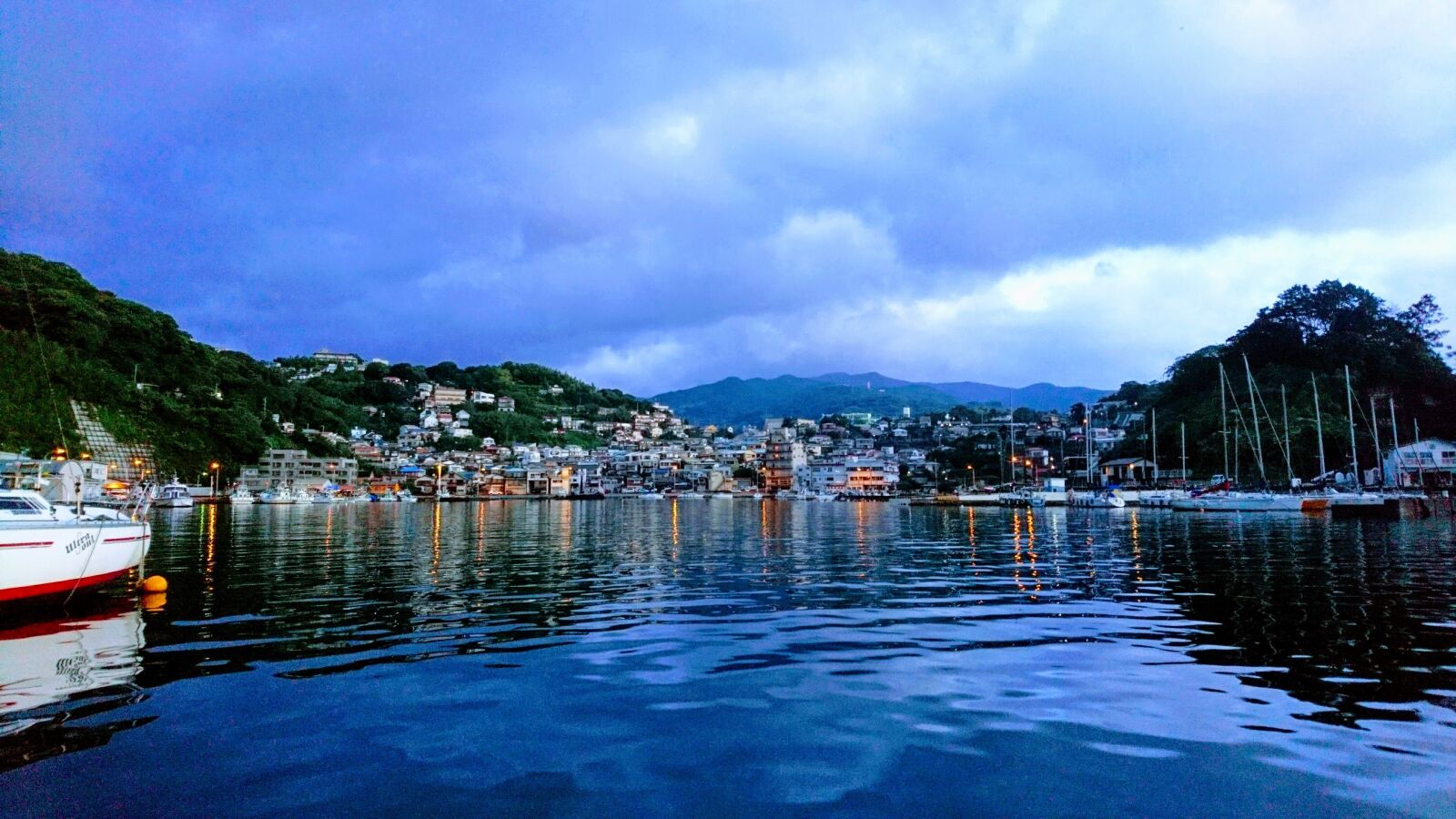 Sony Xperia X Compact sample photo. Ocean, port town, foreshore photography