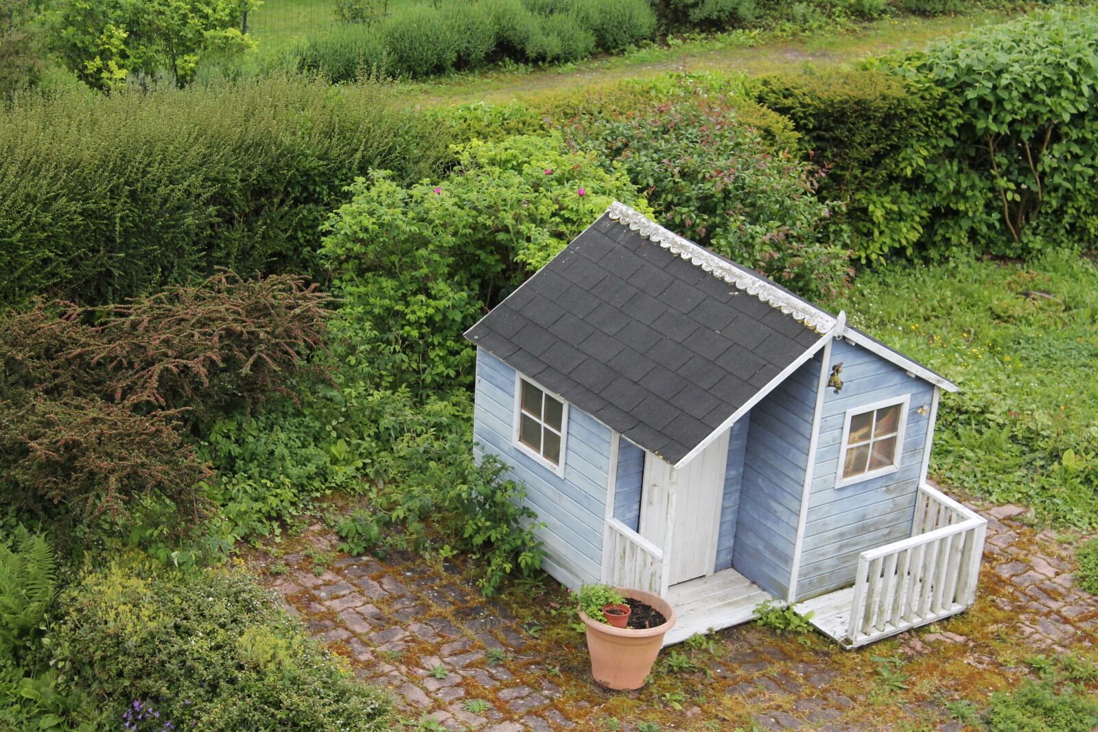 Canon EOS 1100D (EOS Rebel T3 / EOS Kiss X50) sample photo. Garden hut, spring, view photography