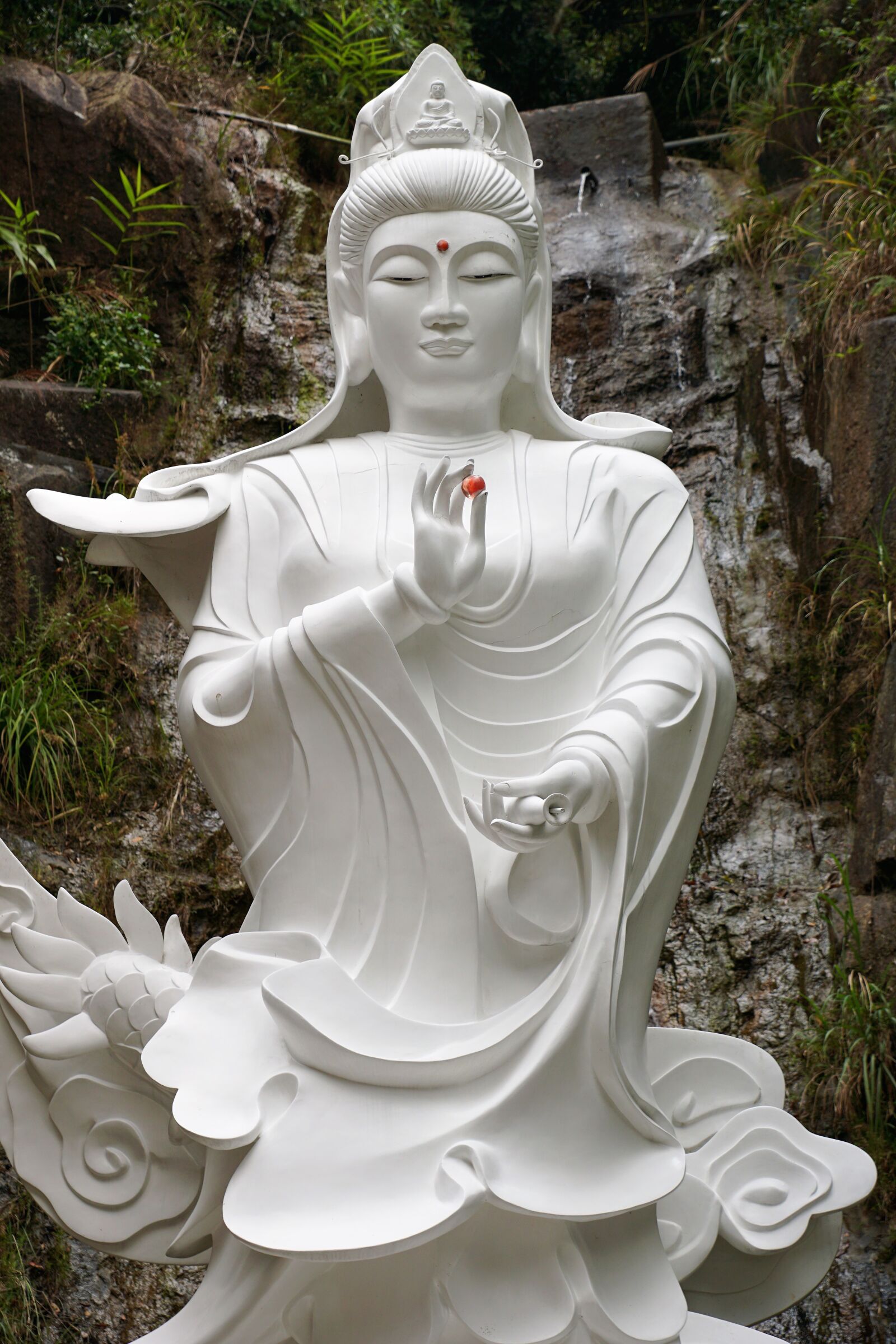 Sony ILCA-77M2 + Sony DT 16-50mm F2.8 SSM sample photo. Buddha, statue, white photography