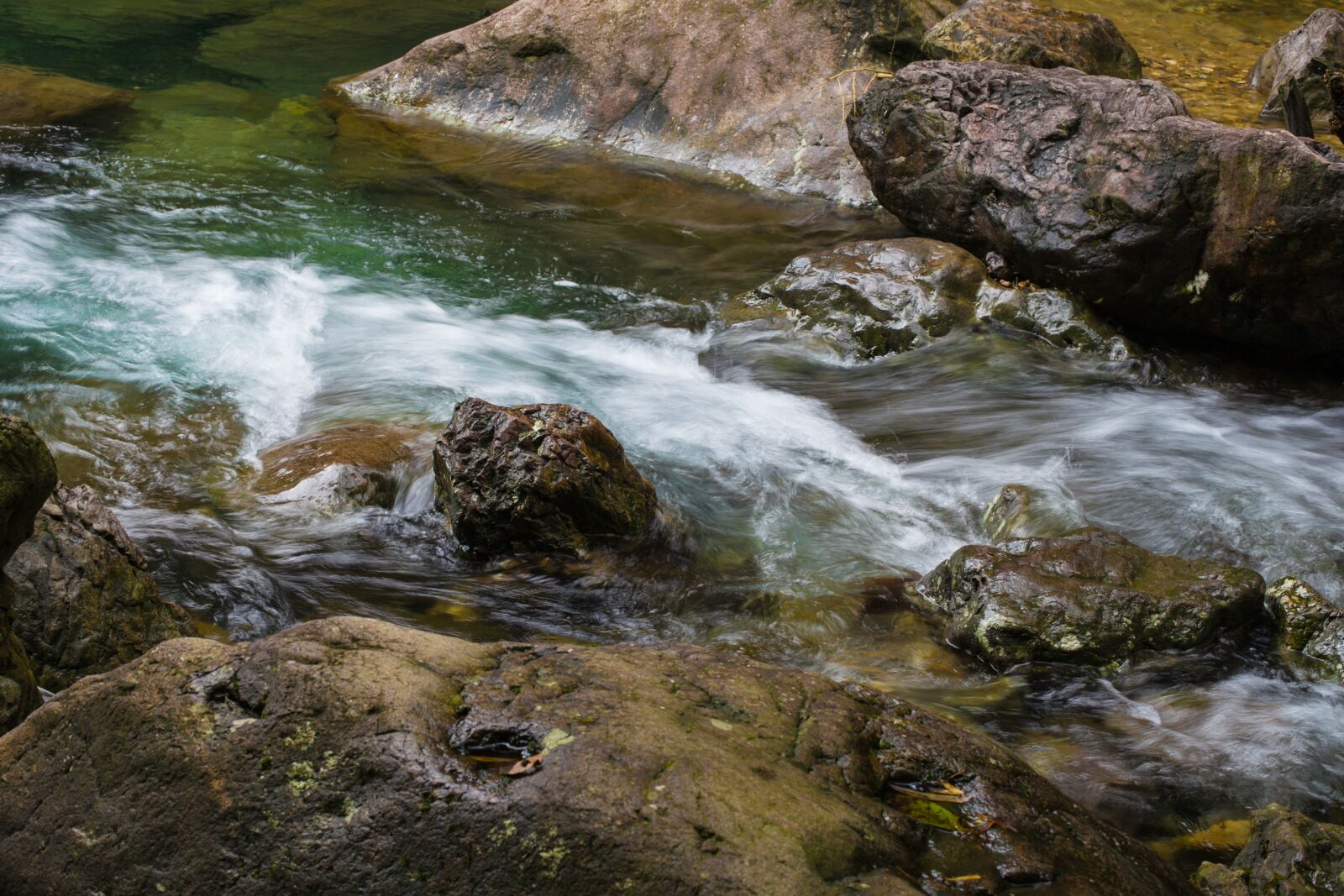Canon EF 50mm F1.4 USM sample photo. Streams, pebble, natural photography