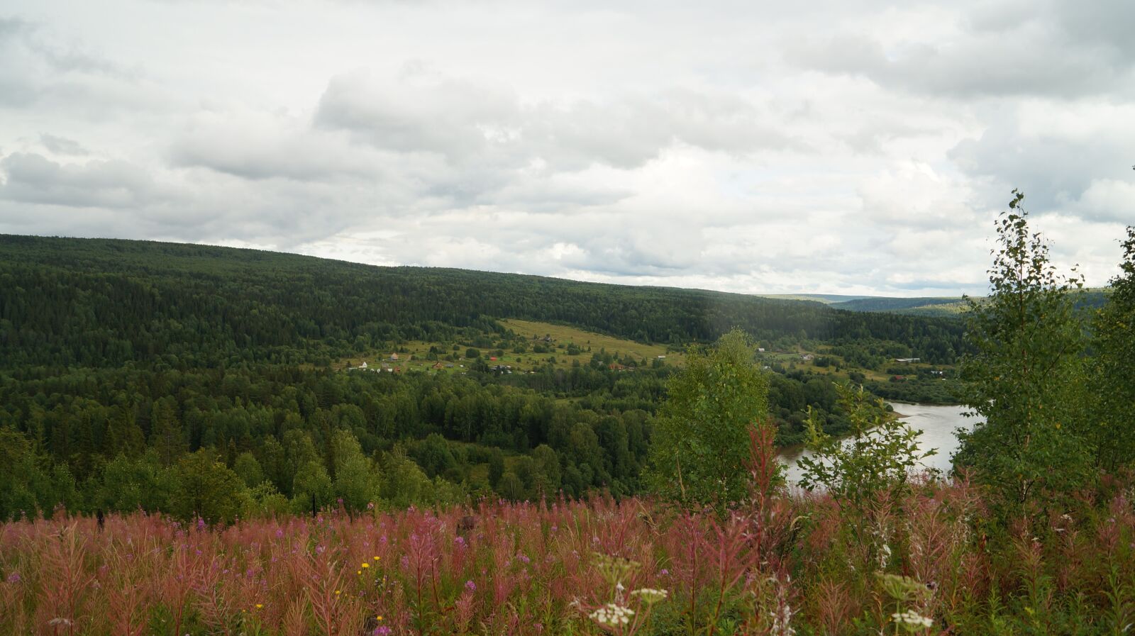 Sony SLT-A57 sample photo. River, open space, horizon photography