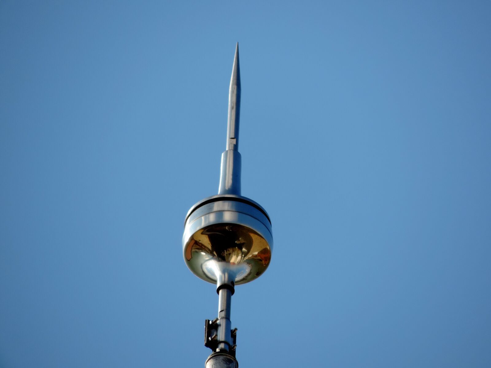 Nikon Coolpix P520 sample photo. Device, outdoors, blue sky photography