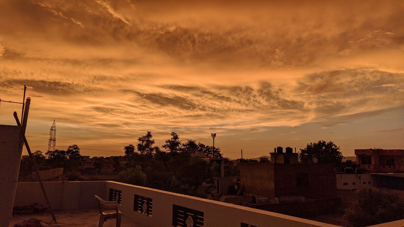 Xiaomi Redmi Note 8 sample photo. Horror, orange, sky photography