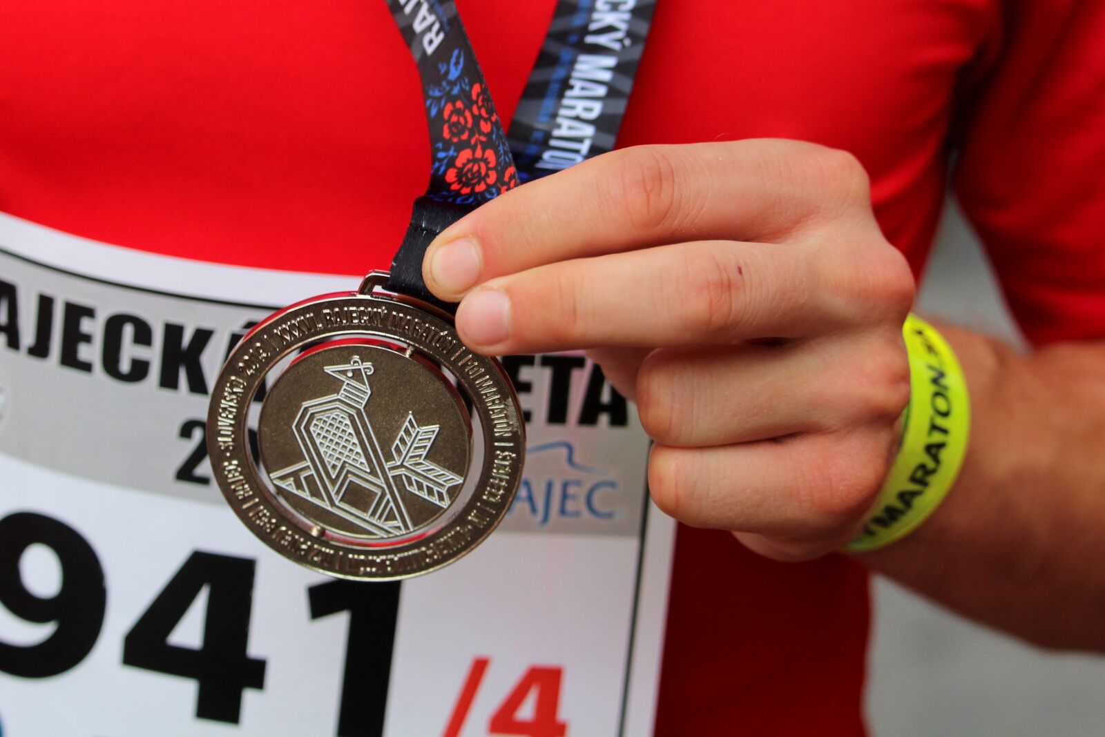 Canon EF-S 55-250mm F4-5.6 IS STM sample photo. Sport, marathon, medal photography