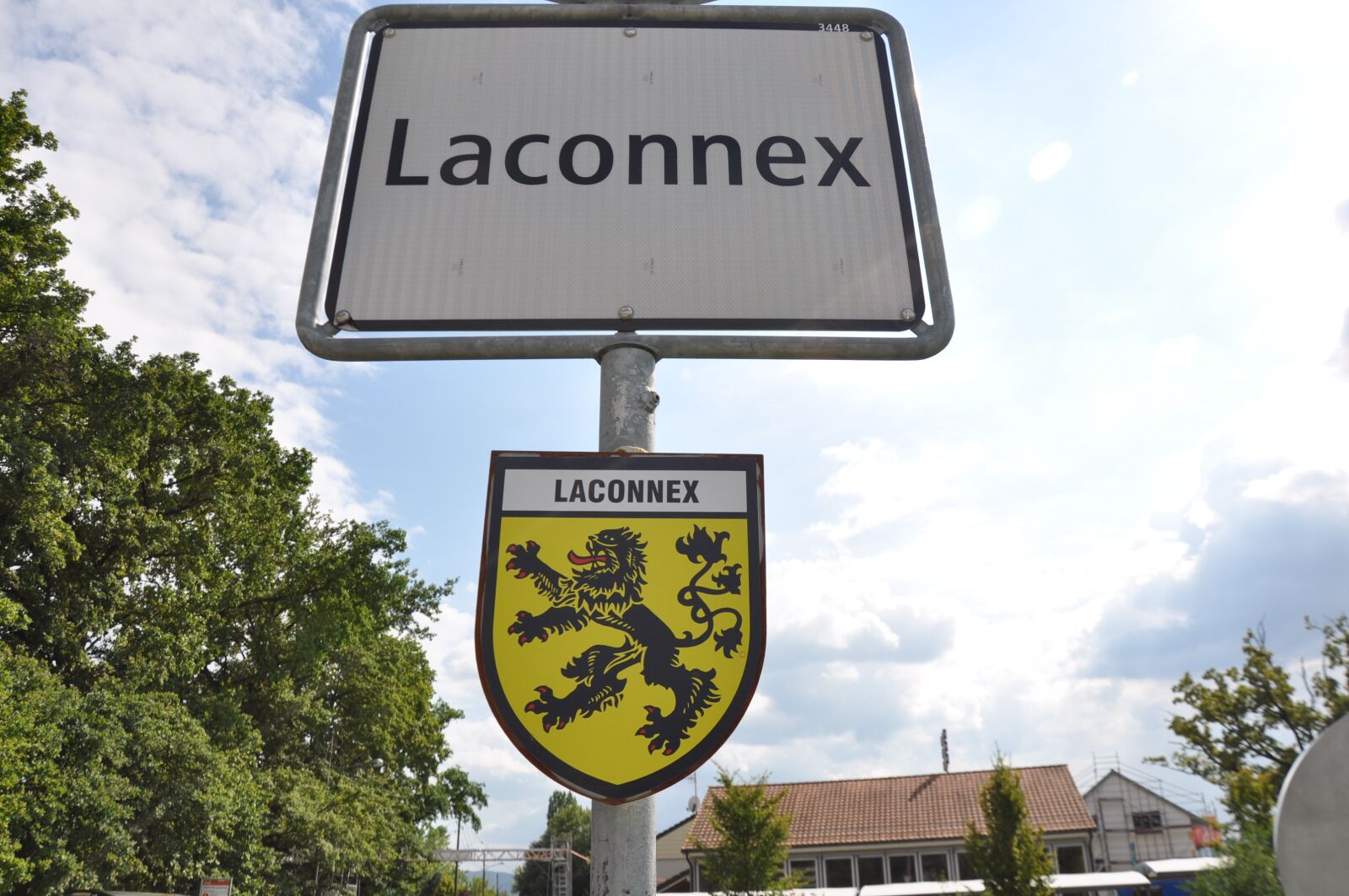 Nikon D90 sample photo. Laconnex, geneva, road sign photography