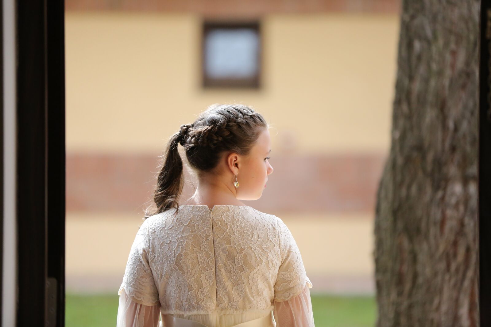 Canon EOS 5D Mark III sample photo. Hairstyle, princess, dress, fashion photography