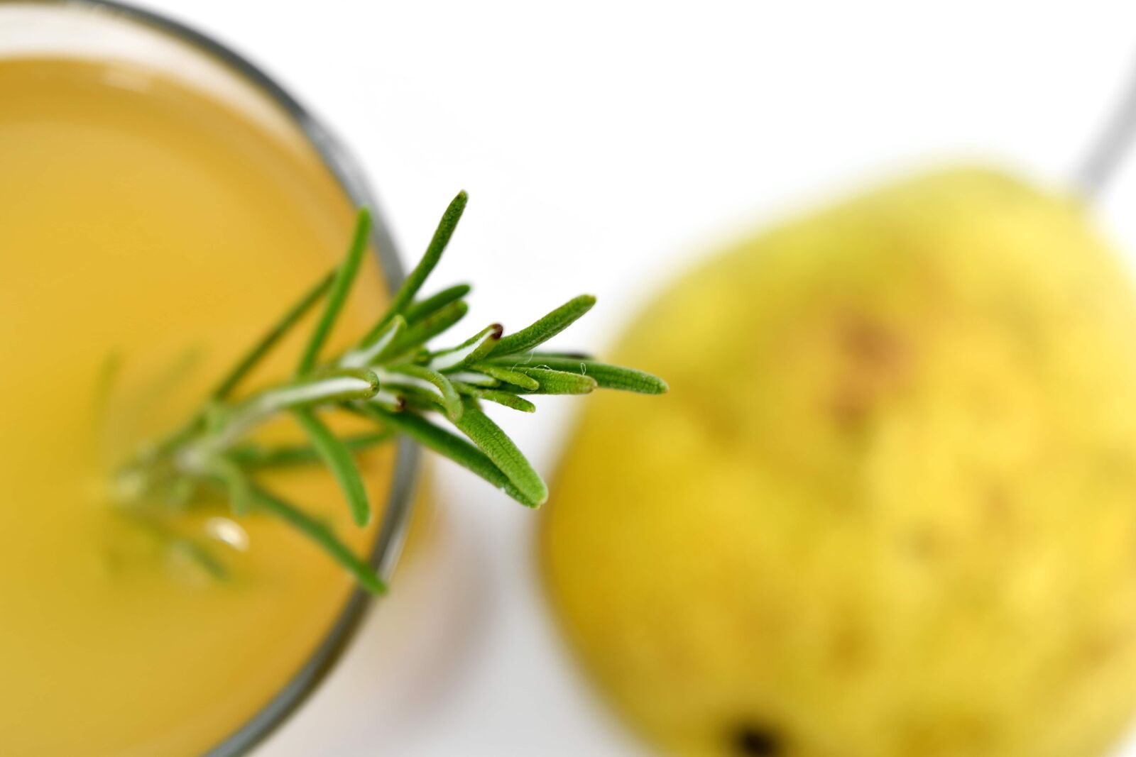 Nikon D5500 sample photo. Beverage, fruit juice, pear photography