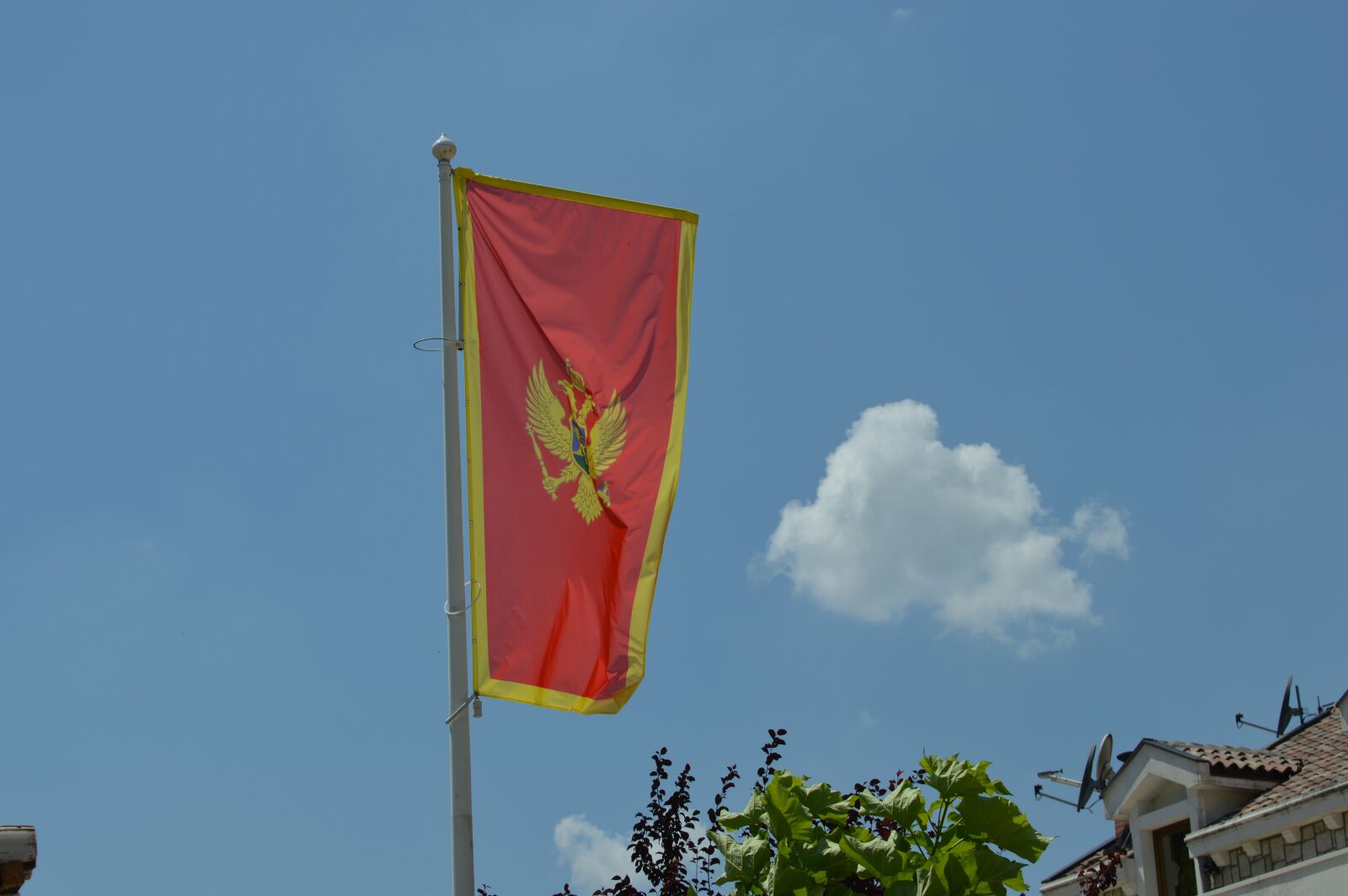 Nikon D3200 sample photo. Flag, montenegro, dredge photography