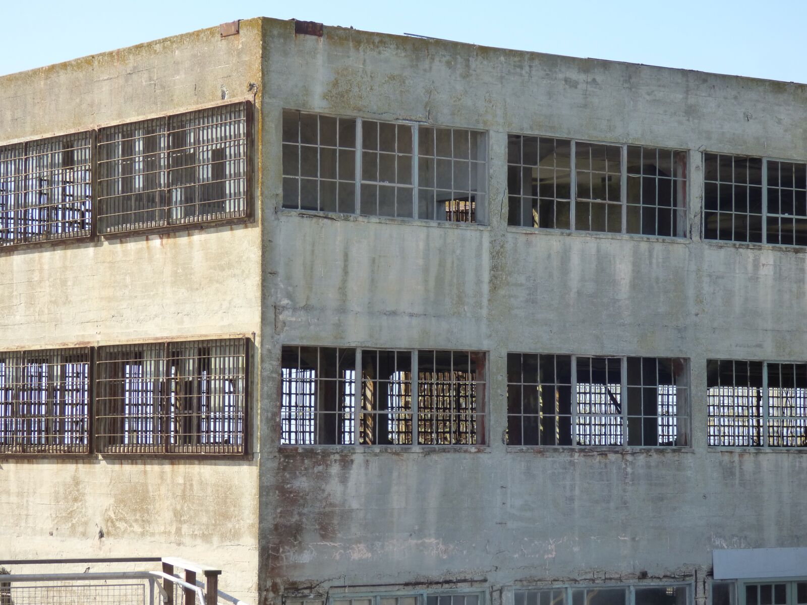 Panasonic DMC-FZ72 sample photo. Alcatraz, san francisco, abandoned photography
