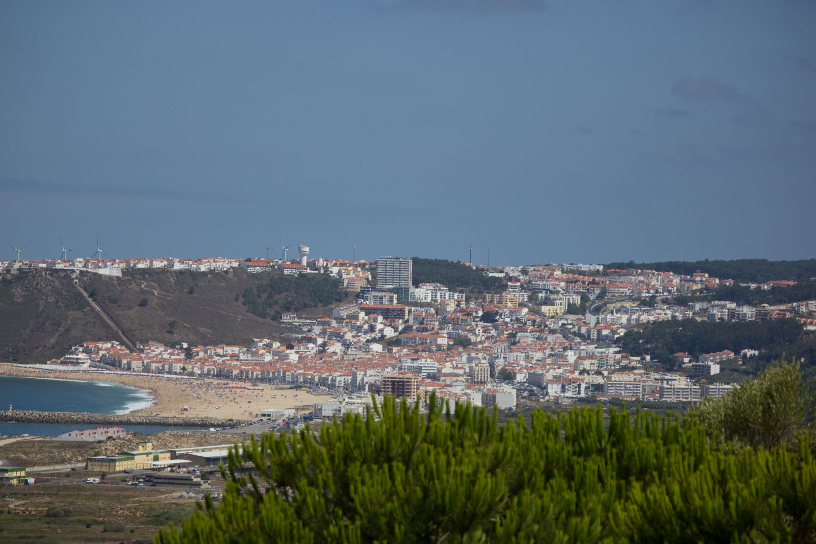 Canon EOS 550D (EOS Rebel T2i / EOS Kiss X4) + Canon EF-S 55-250mm F4-5.6 IS II sample photo. Nazare, portugal photography