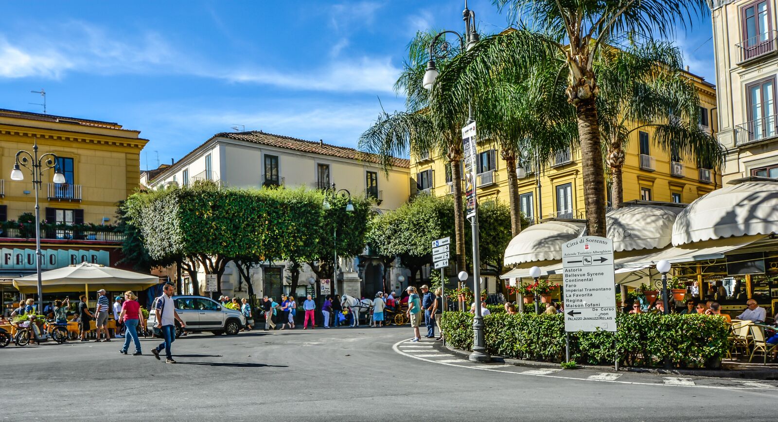 Nikon D5200 sample photo. Sorrento, street, cafe photography