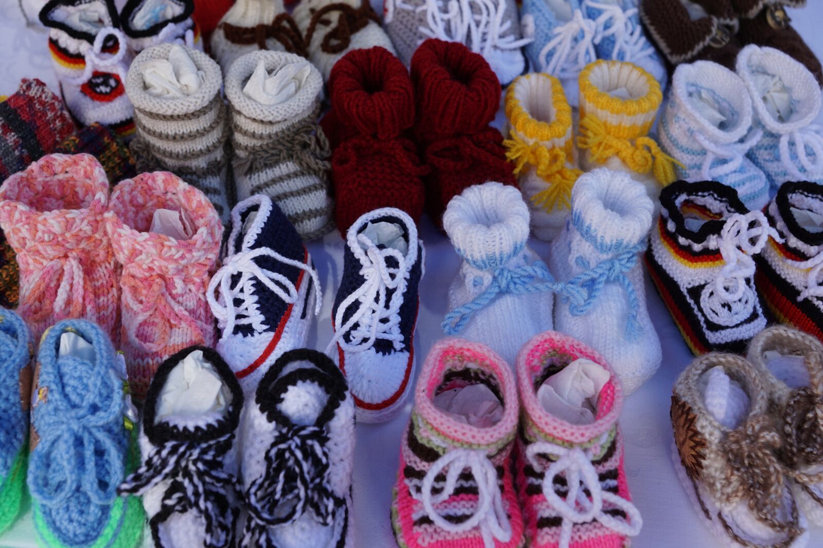 Sony DT 16-50mm F2.8 SSM sample photo. Baby, shoes, colorful photography