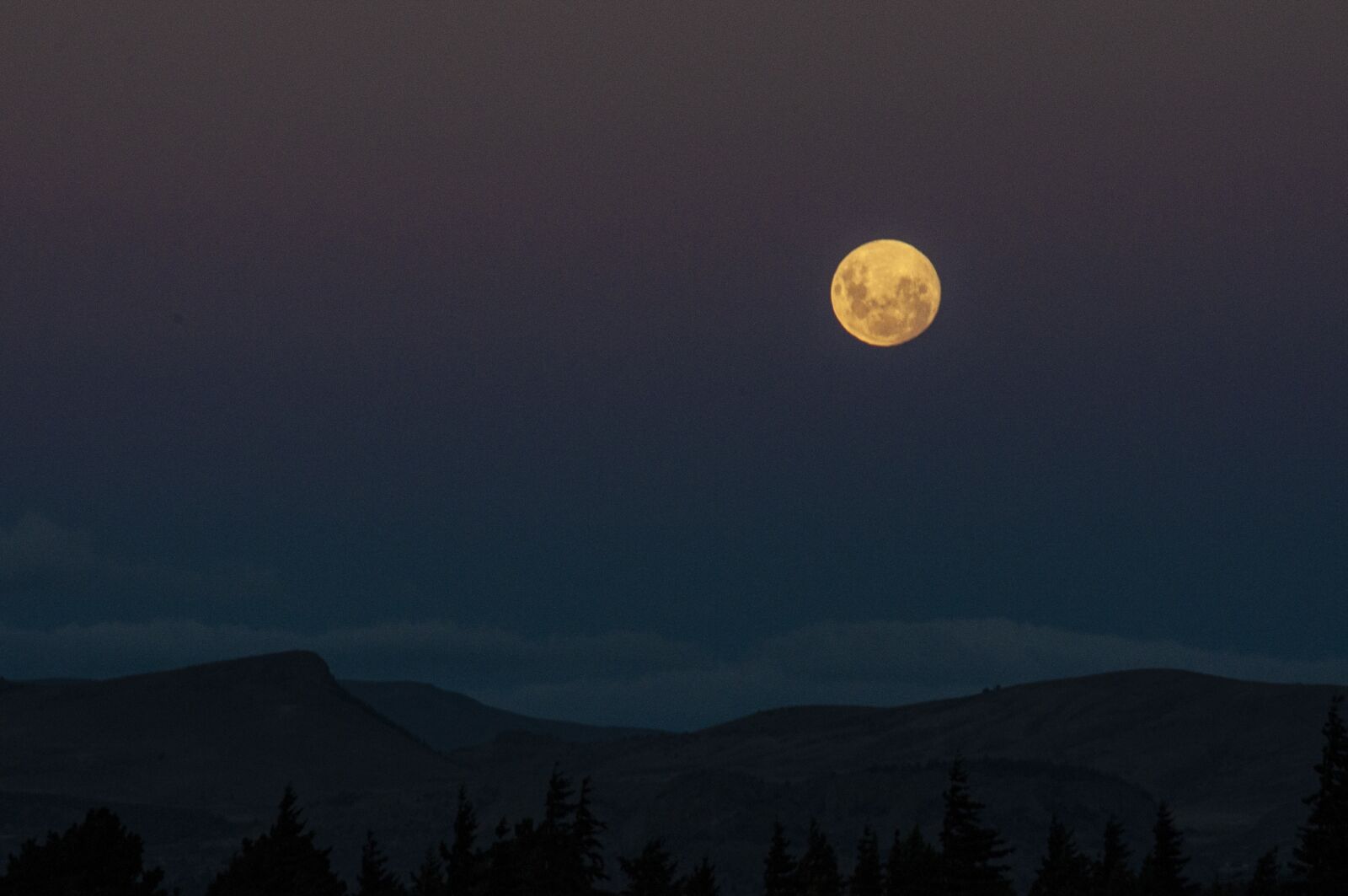 Nikon D5000 sample photo. Moon, landscape, night photography