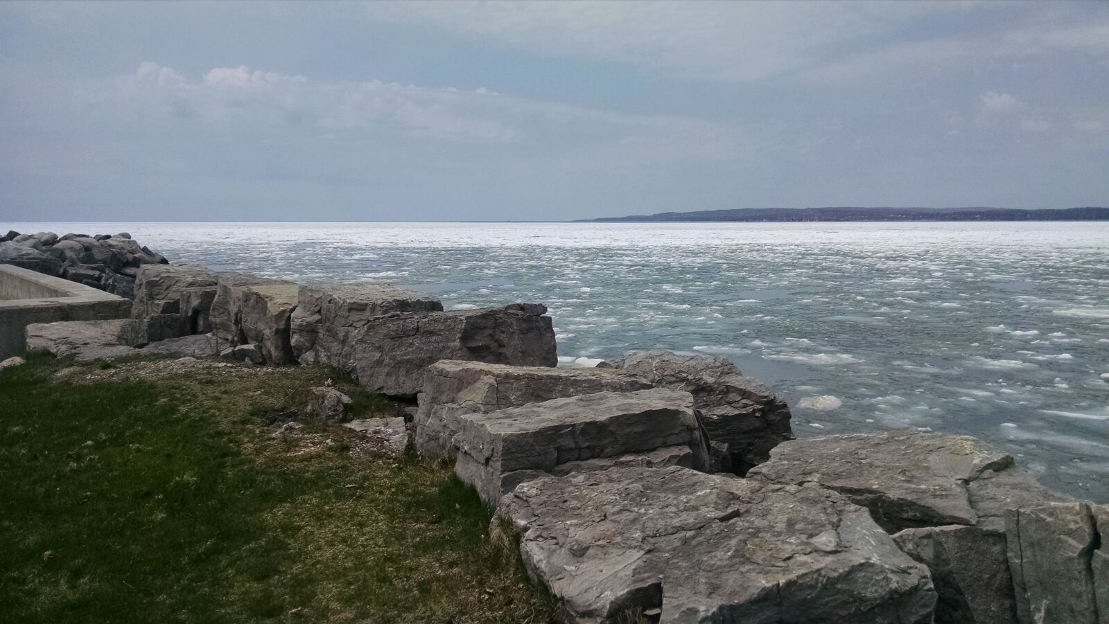 Motorola XT1080 sample photo. Icy, water, springtime photography