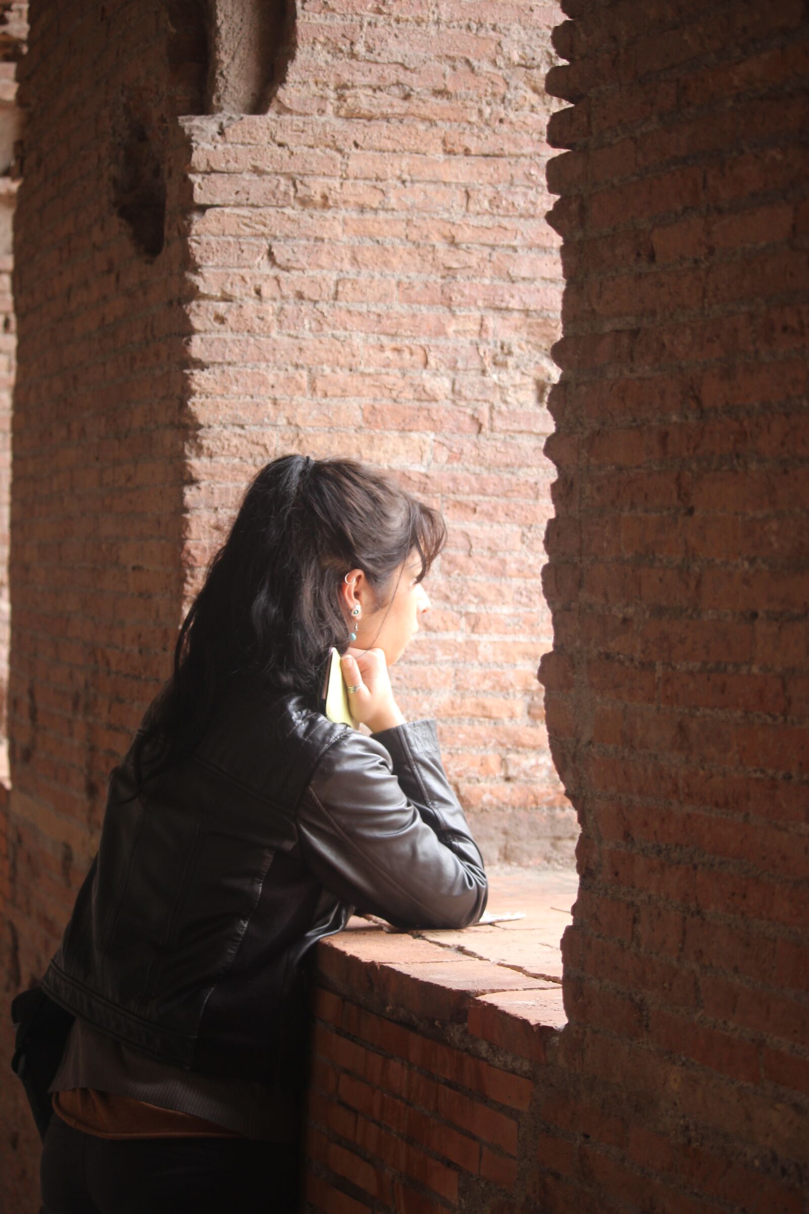 Canon EOS 700D (EOS Rebel T5i / EOS Kiss X7i) sample photo. Window, girl, woman photography