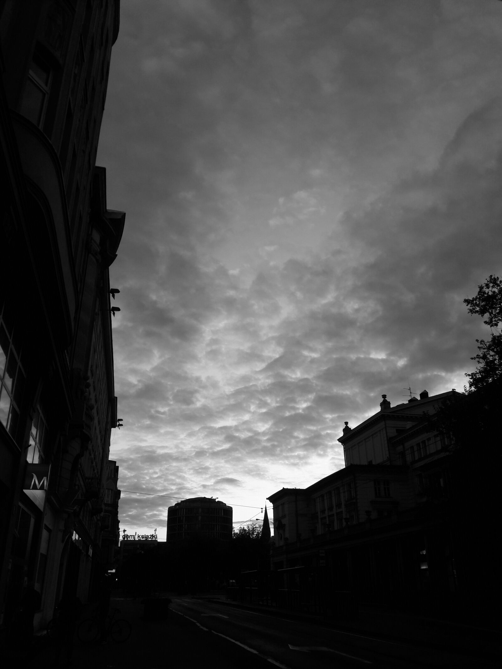 Samsung Galaxy A3(2016) sample photo. City, sky, evening photography