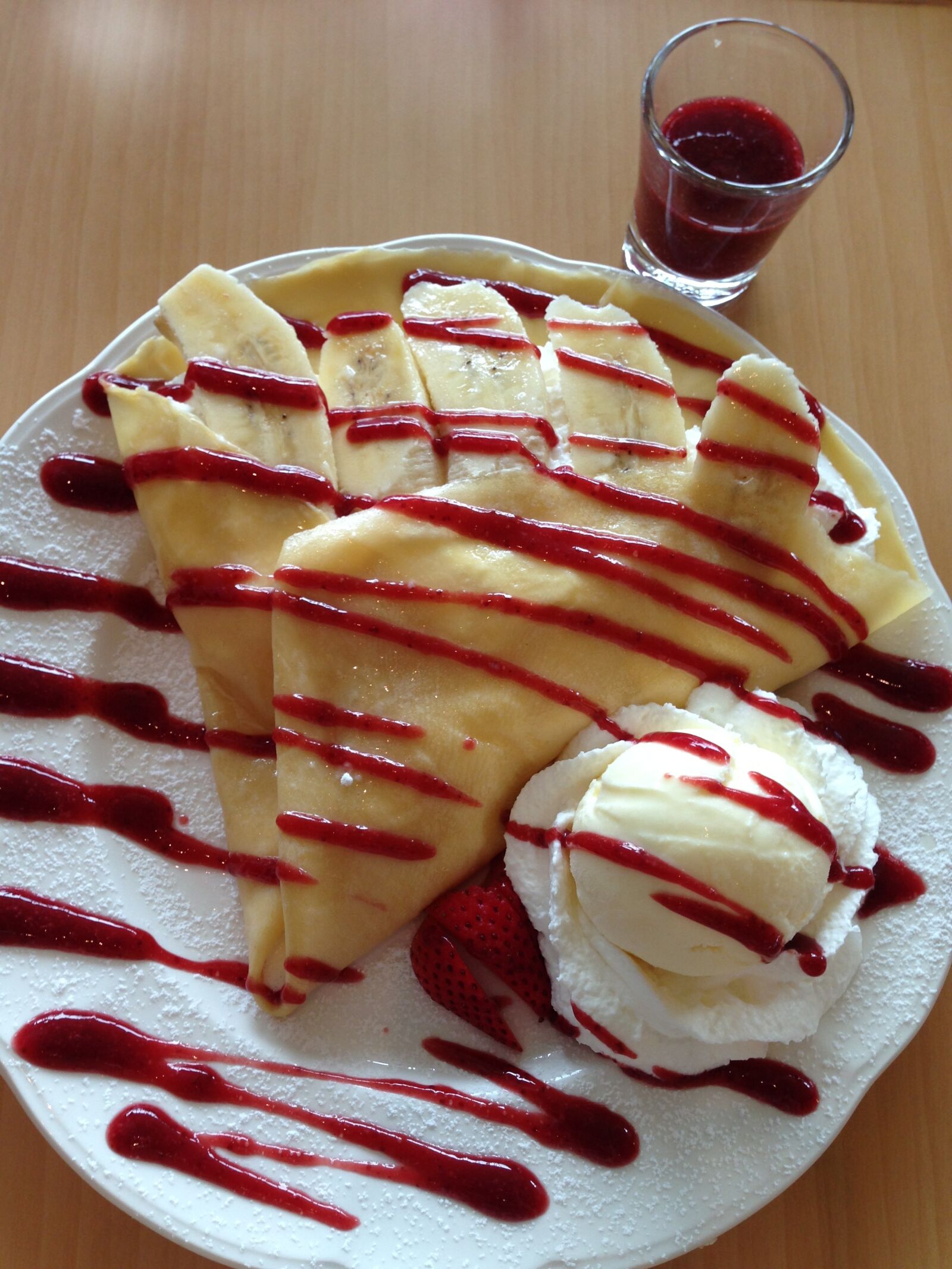 iPhone 5 back camera 4.12mm f/2.4 sample photo. Pancake, street bakery oven photography