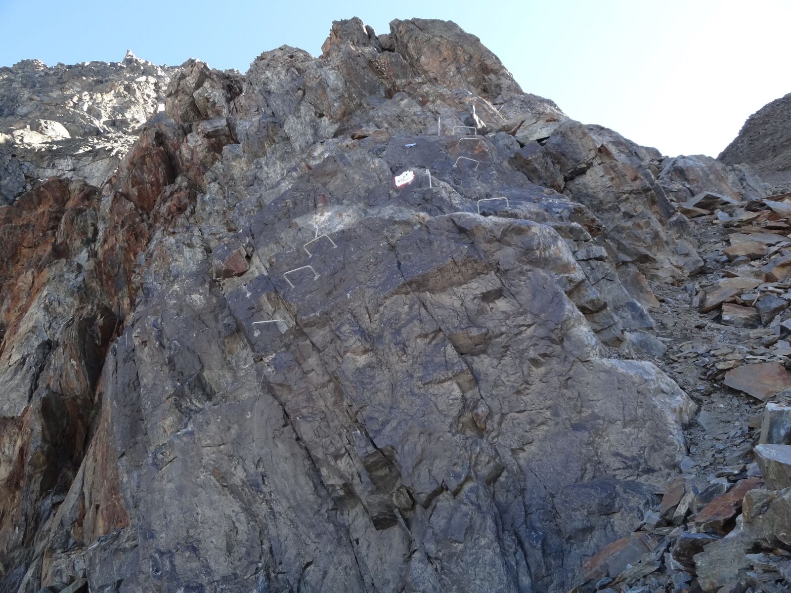 Sony Cyber-shot DSC-HX7V sample photo. Mountain, climbing, rock photography