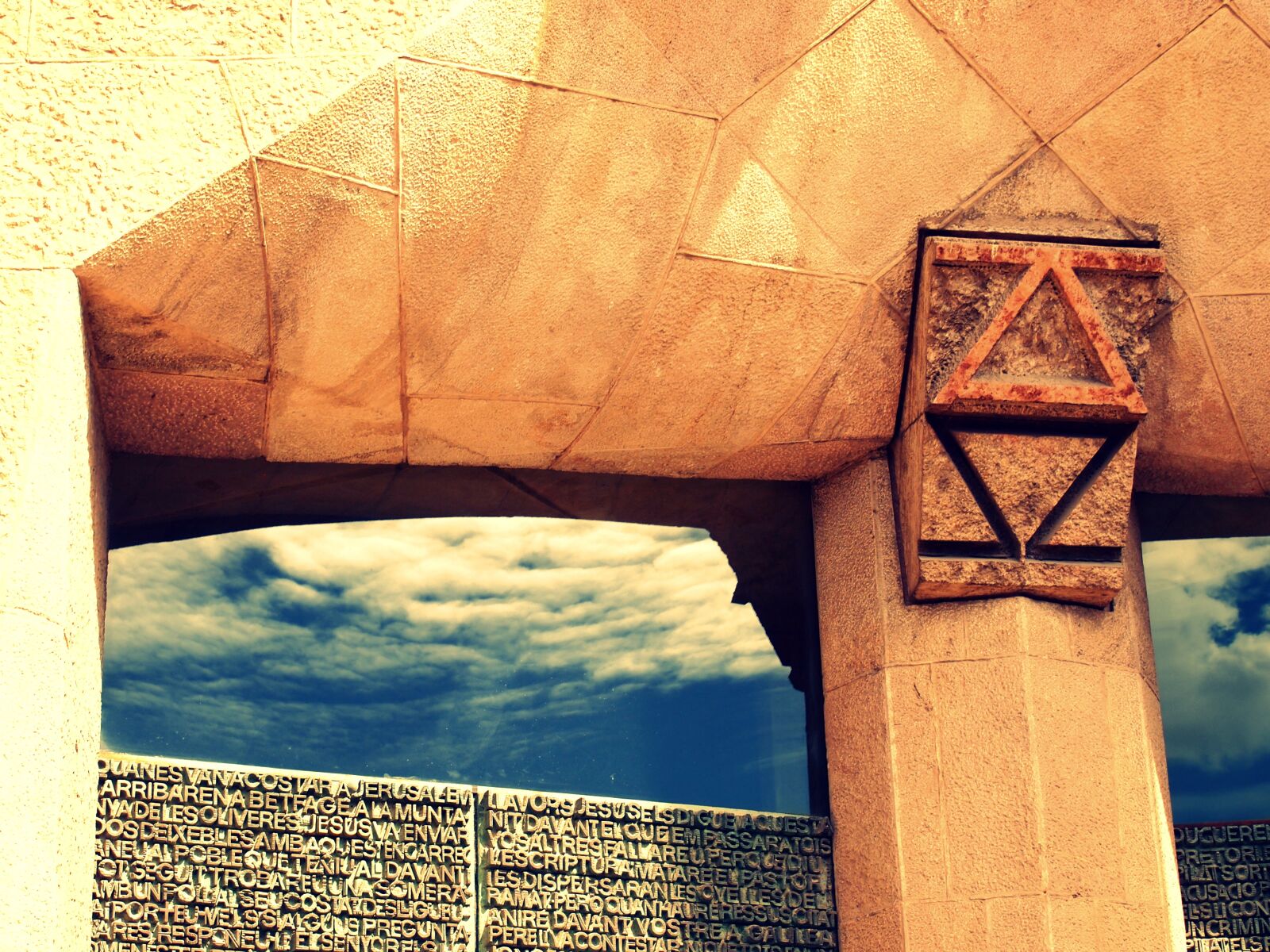 Olympus PEN E-PL2 sample photo. Architecture, landmark, religion photography