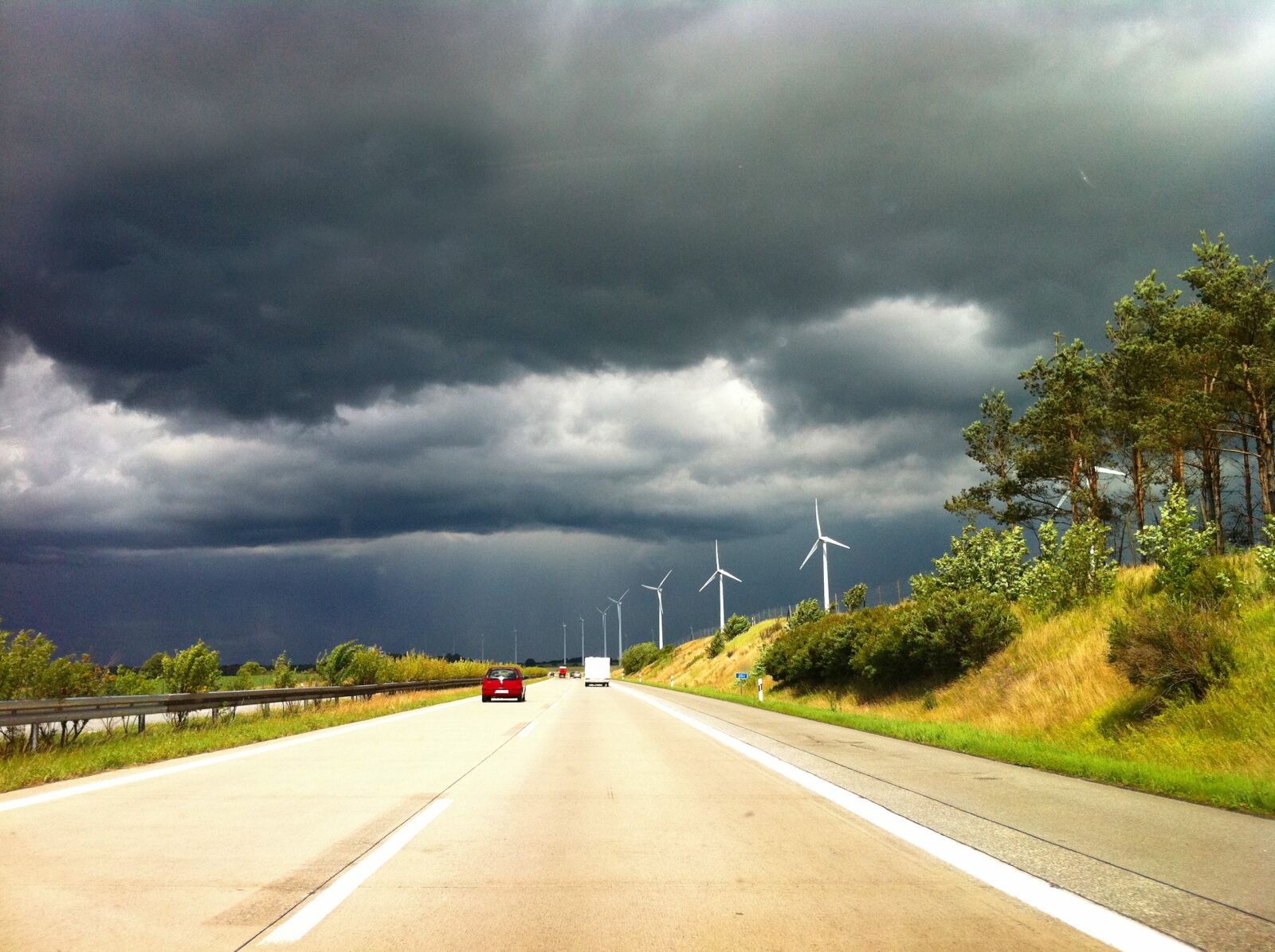 Apple iPhone 4 sample photo. Highway, thunderstorm, weather photography