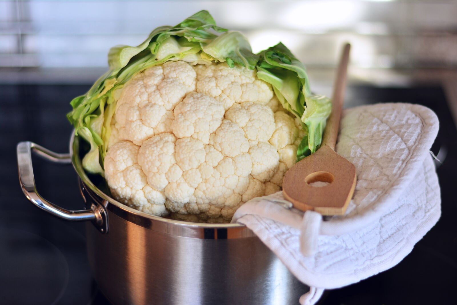 Nikon D5200 sample photo. Cauliflower, vegetables, pot photography