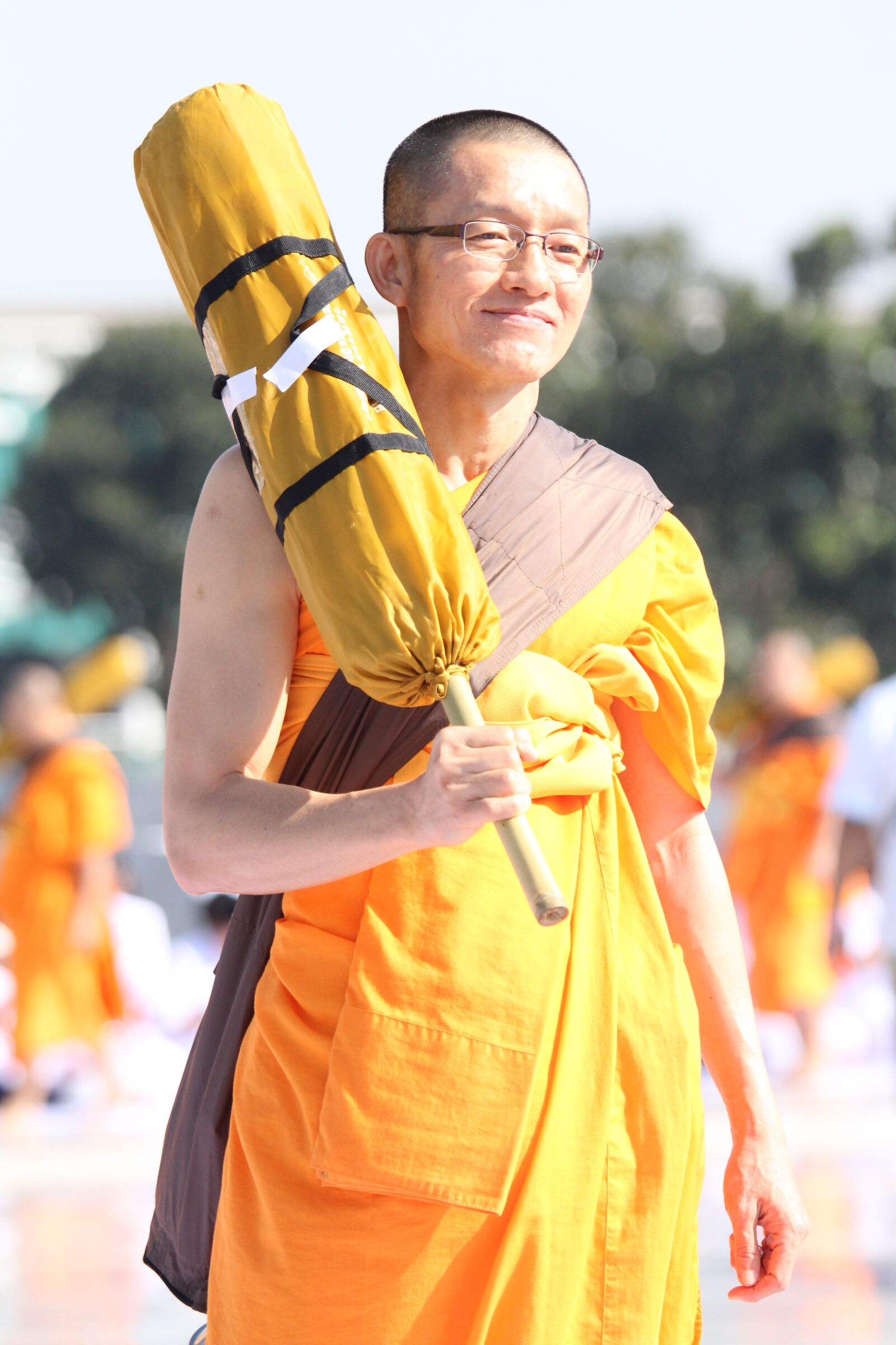 Canon EOS 60D + Canon EF 70-200mm F4L IS USM sample photo. Buddhists, monks, buddhism photography