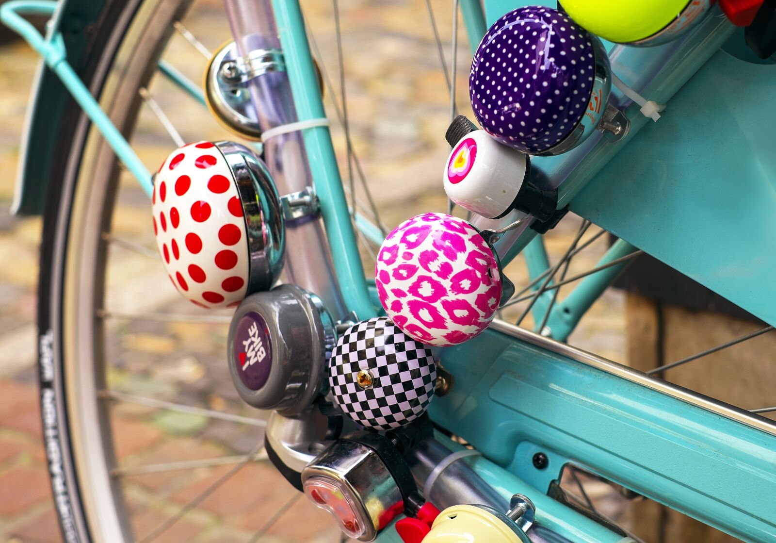 Fujifilm X-T10 + Fujifilm XF 35mm F1.4 R sample photo. Bike bell, bell, klingelingeling photography