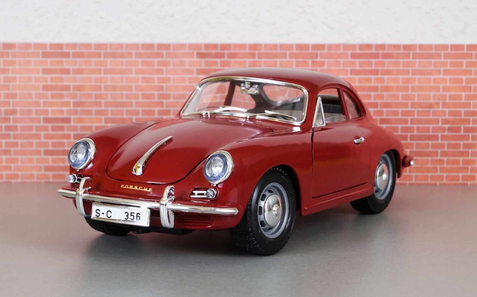 Sony DT 18-70mm F3.5-5.6 sample photo. Model car, porsche, porsche 356 photography