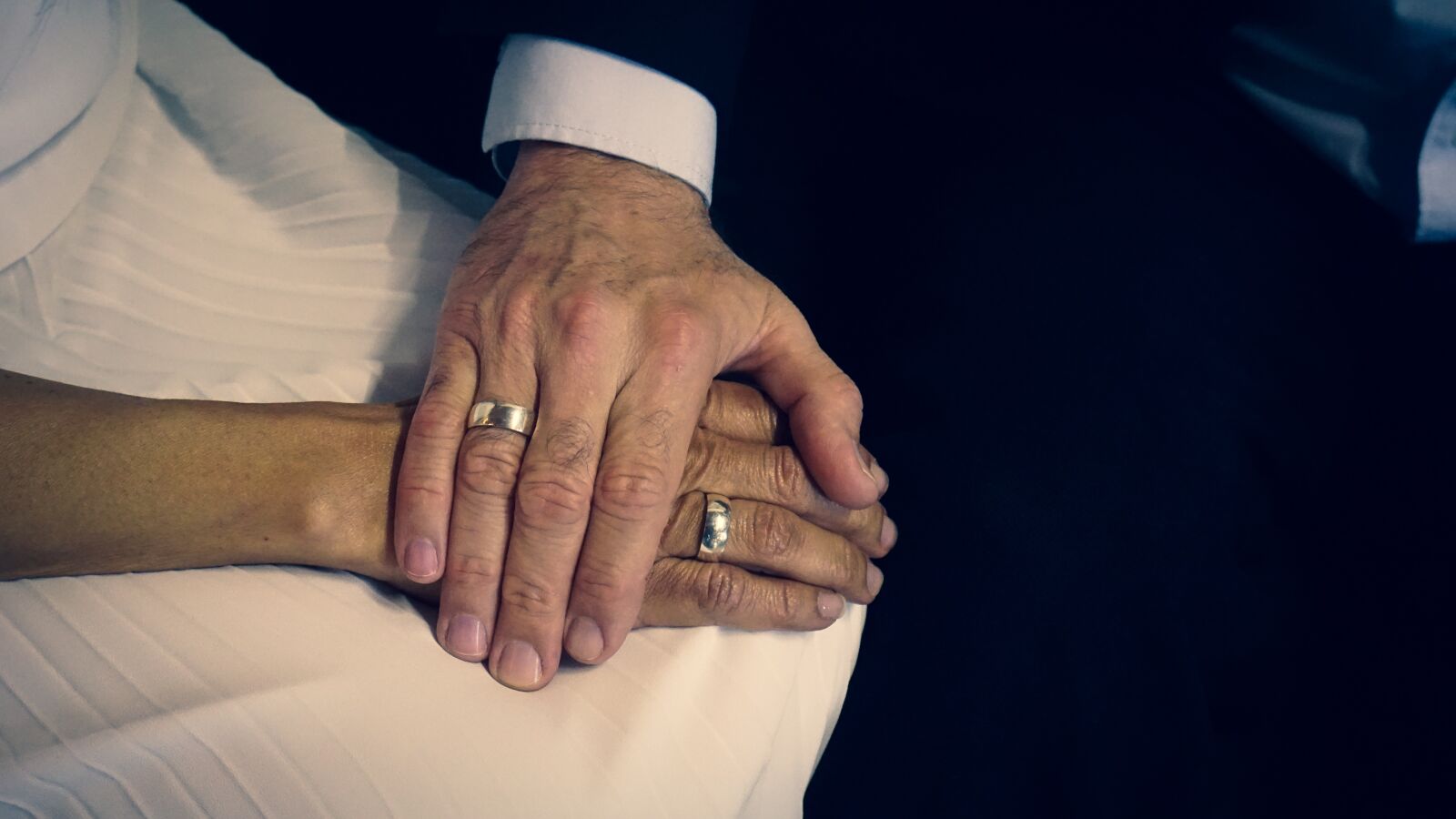 Sony a6000 sample photo. Love, union, passion photography