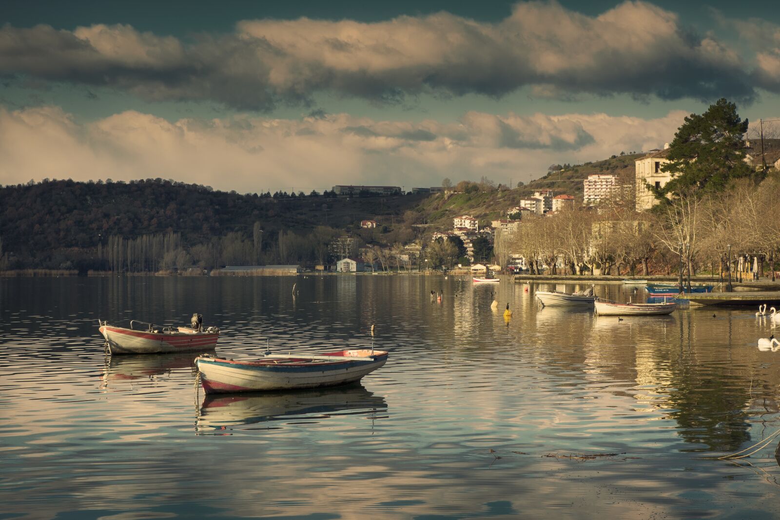 Tamron SP 24-70mm F2.8 Di VC USD sample photo. Boats, lake, boat photography