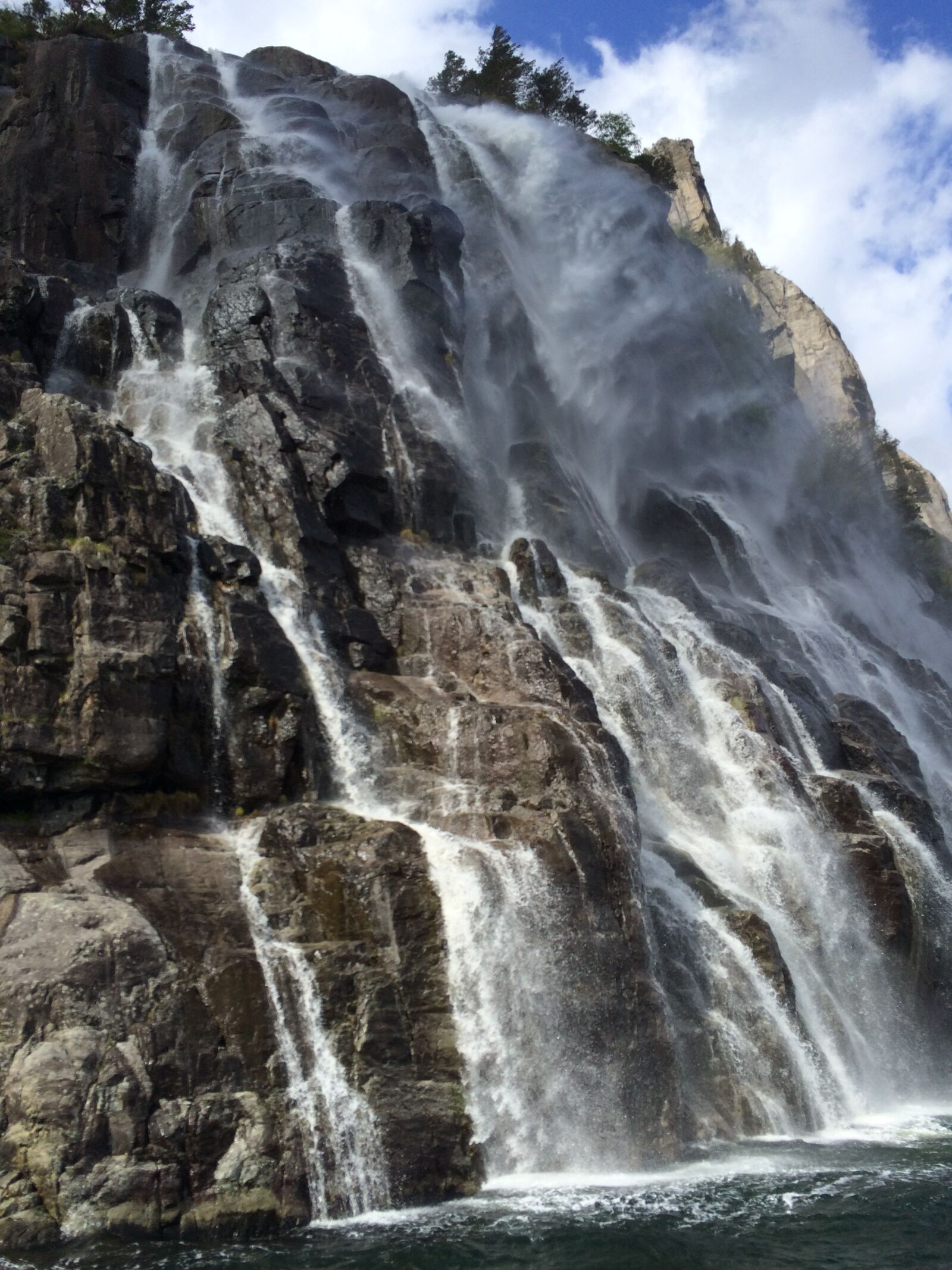 iPhone 5s back camera 4.15mm f/2.2 sample photo. Fresh, water, nature, norway photography