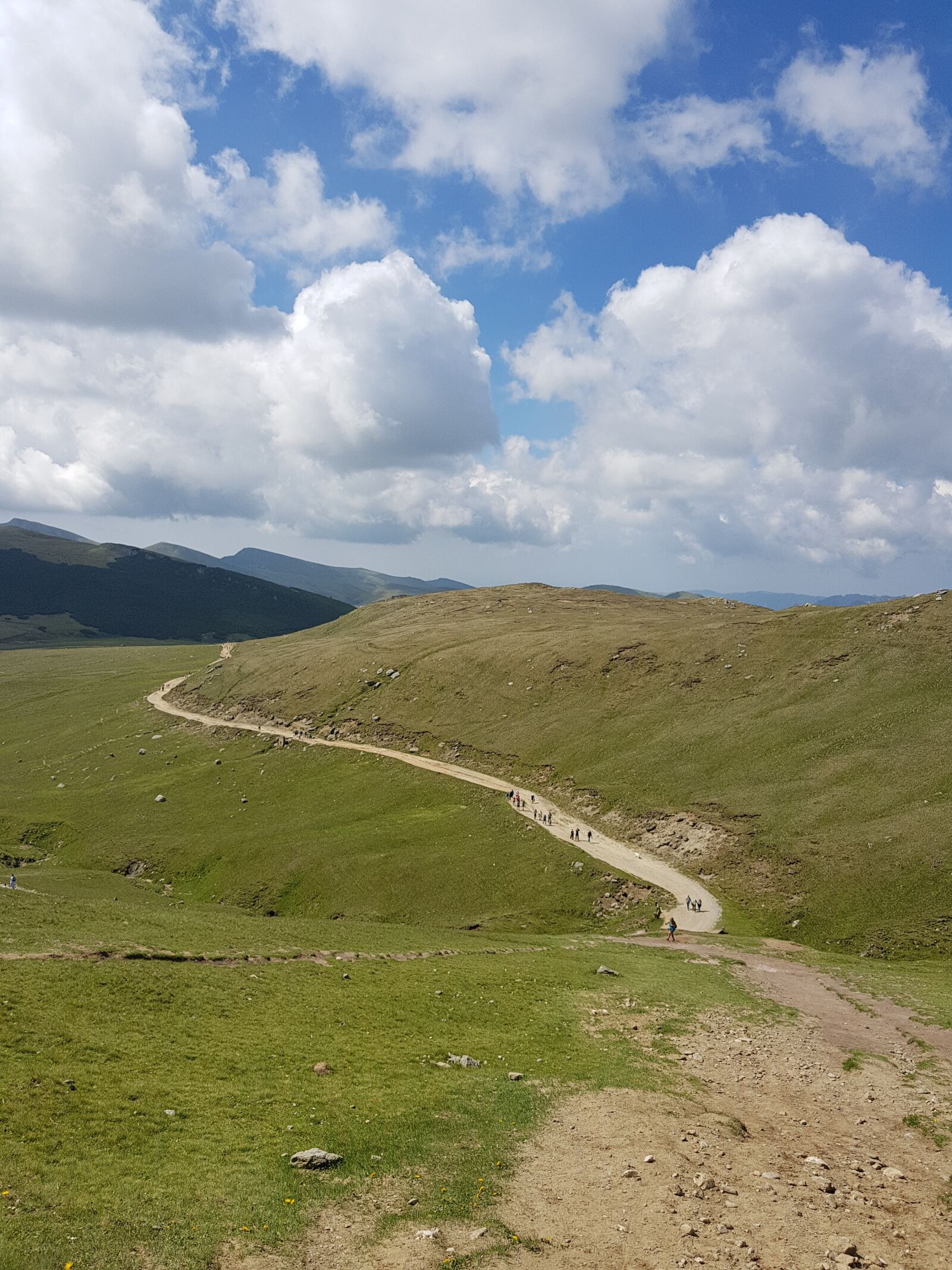 Samsung Galaxy S8+ sample photo. Mountain, path, sky photography