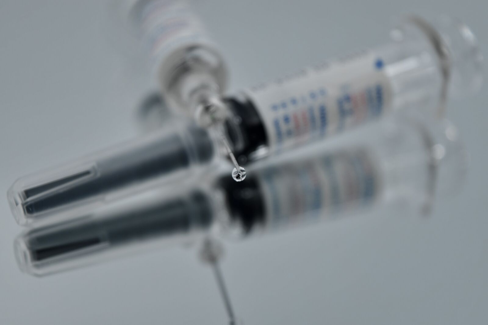 Nikon D5500 sample photo. Close-up, injection, needle, coronavirus photography