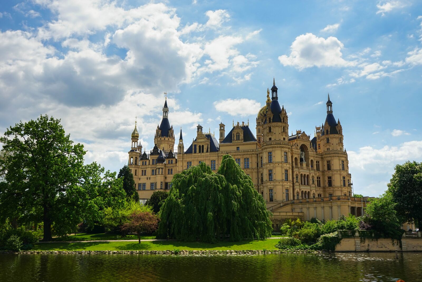 Sony a7 + Sony FE 28-70mm F3.5-5.6 OSS sample photo. Schwerin, castle, mecklenburg photography