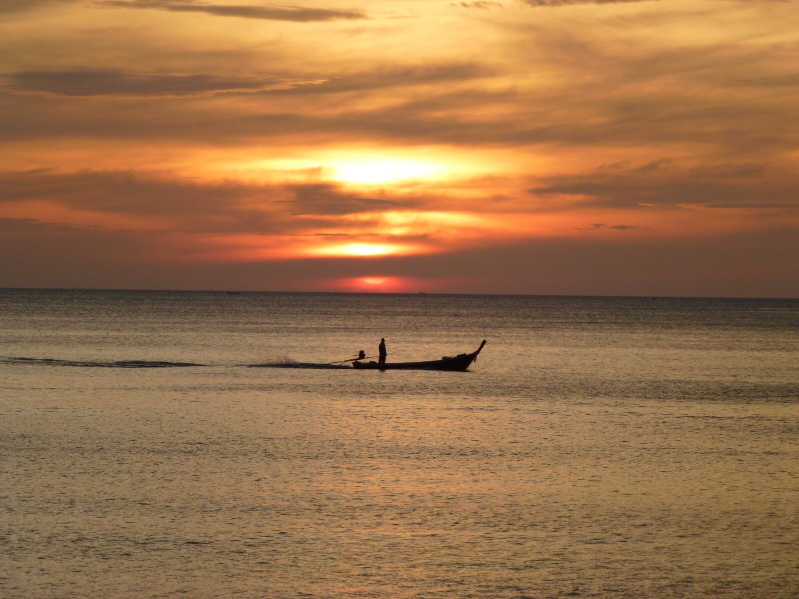 Panasonic Lumix DMC-ZS10 (Lumix DMC-TZ20 / Lumix DMC-TZ22) sample photo. Sunset, sea, ocean photography