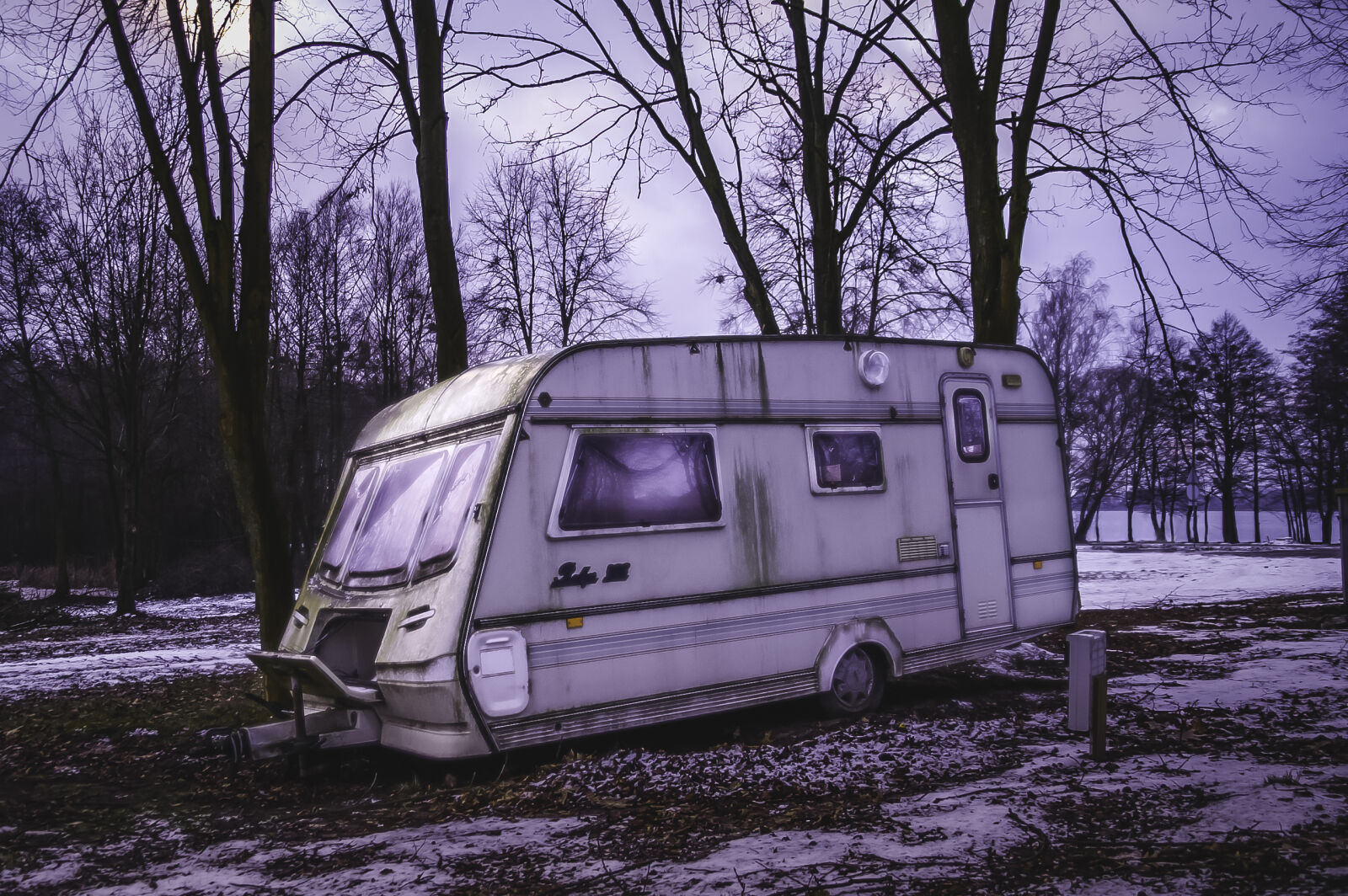 KONICA MINOLTA DYNAX 7D sample photo. Camper, camping, car, lake photography