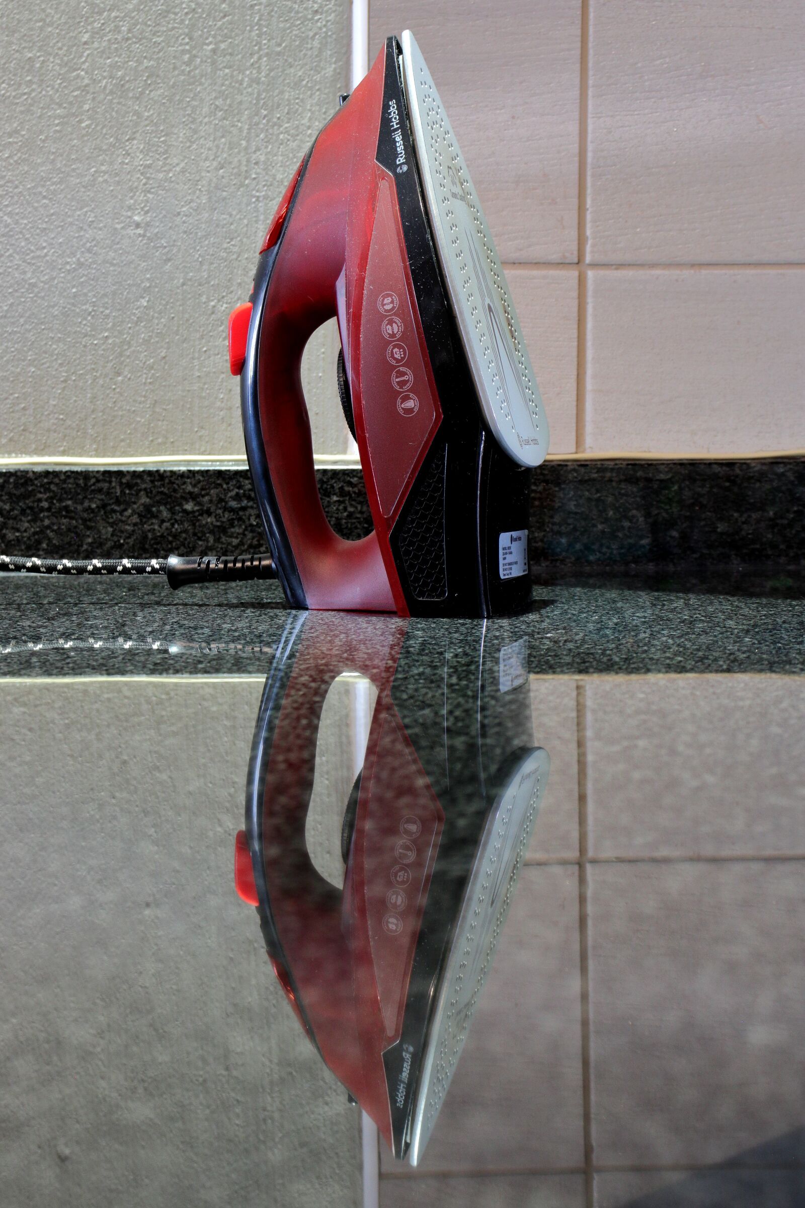 Canon EF-S 18-55mm F4-5.6 IS STM sample photo. Electrical iron, house hold photography