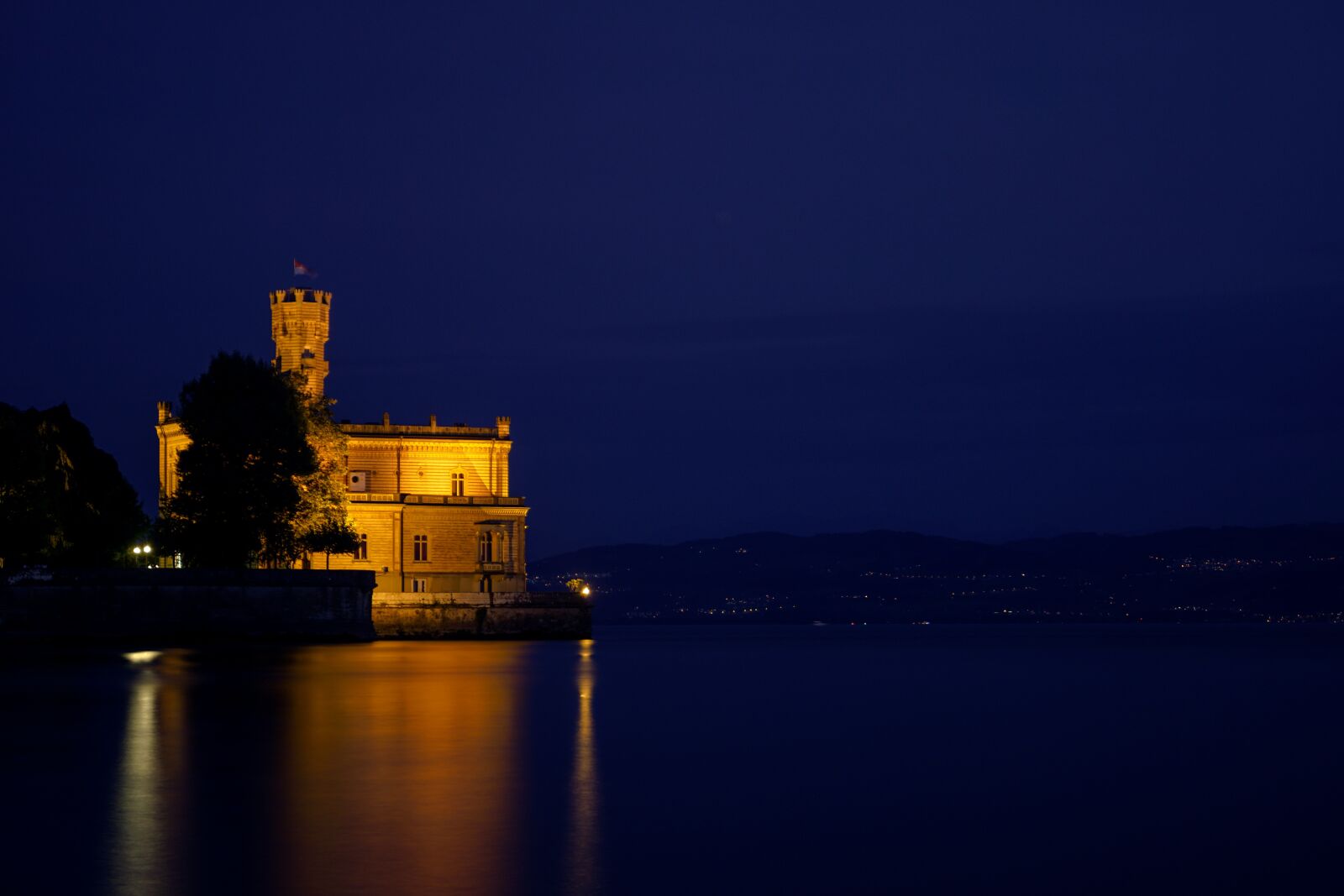 Sony SLT-A68 + Sony DT 18-55mm F3.5-5.6 SAM II sample photo. Lake constance, langenargen, sunset photography