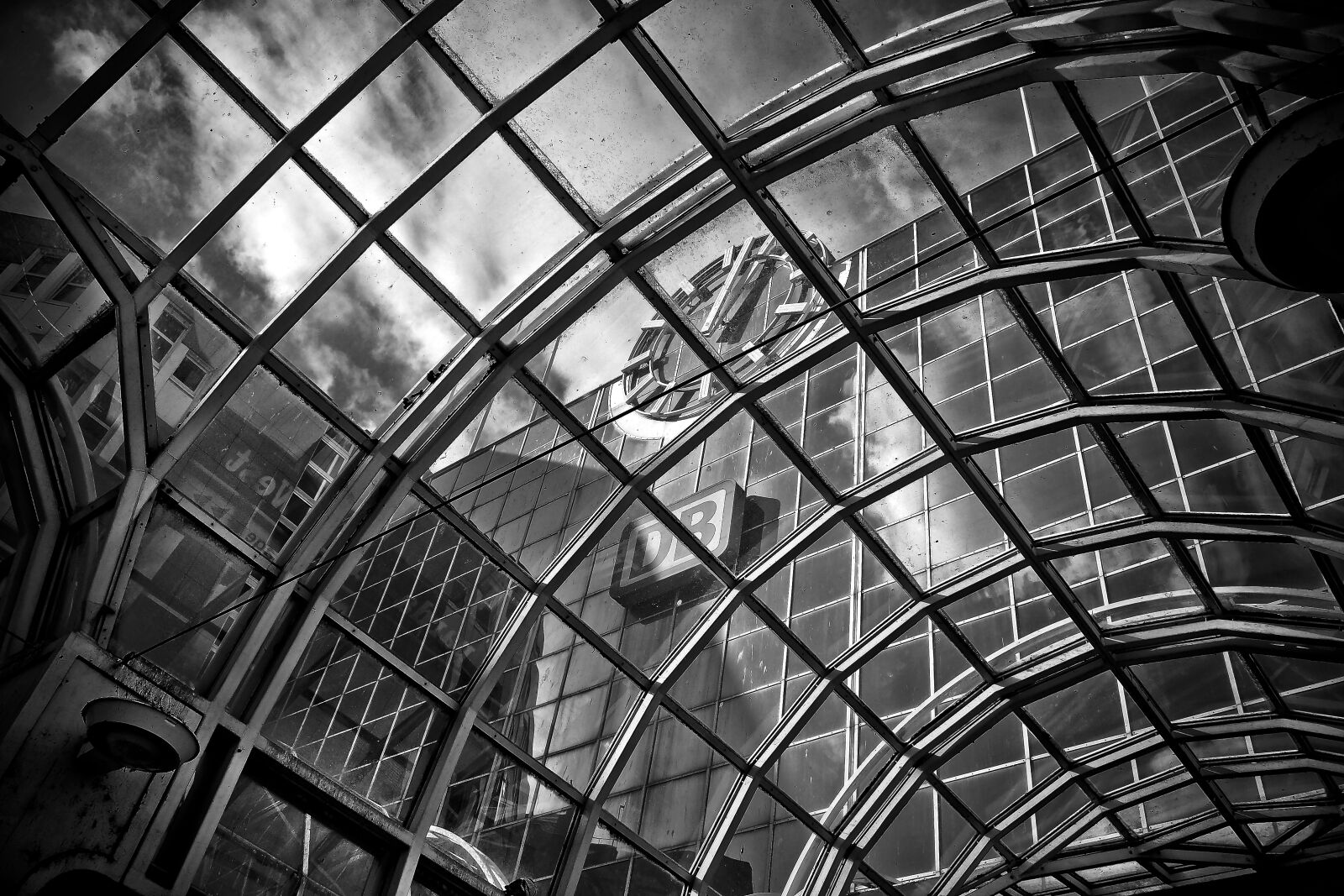 Olympus OM-D E-M10 sample photo. Architecture, modern, building photography