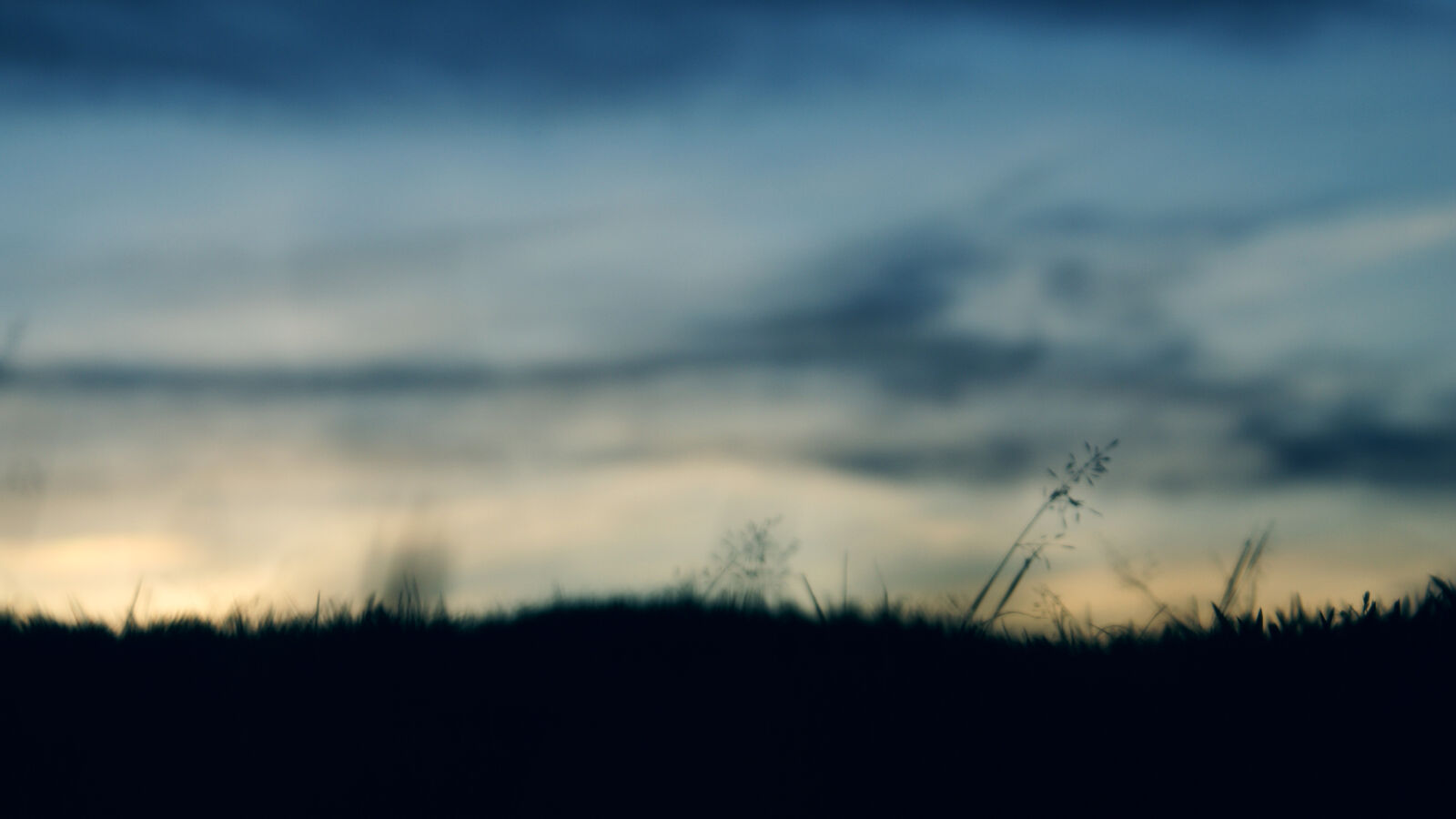 Sony Alpha DSLR-A100 sample photo. Clouds, countryside, dark, dawn photography