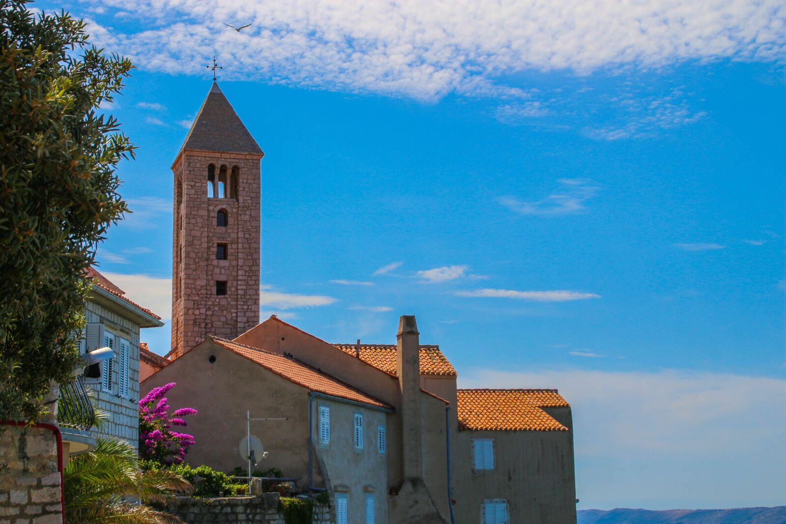 Canon EOS 700D (EOS Rebel T5i / EOS Kiss X7i) sample photo. Tower, sky, architecture photography
