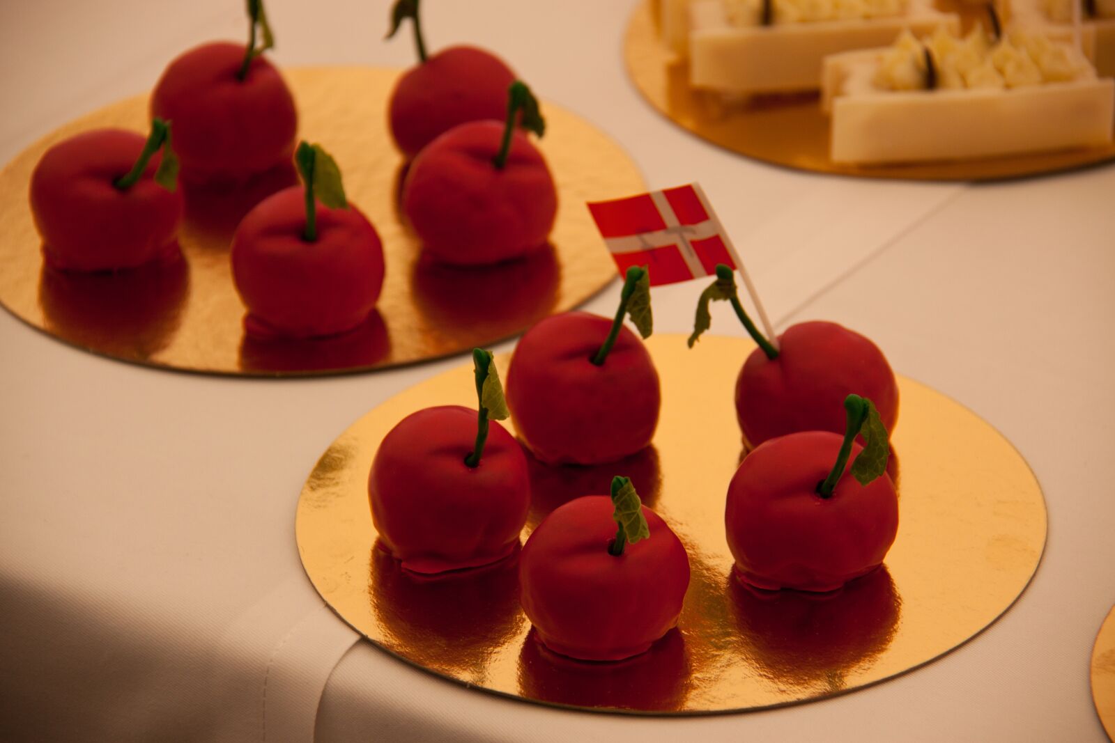 Canon EOS 50D sample photo. Cakes, bread, bakery photography