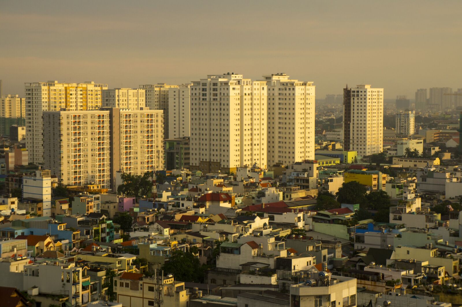 Sony Alpha NEX-F3 + Sony E 18-55mm F3.5-5.6 OSS sample photo. The city, saigon, scenery photography