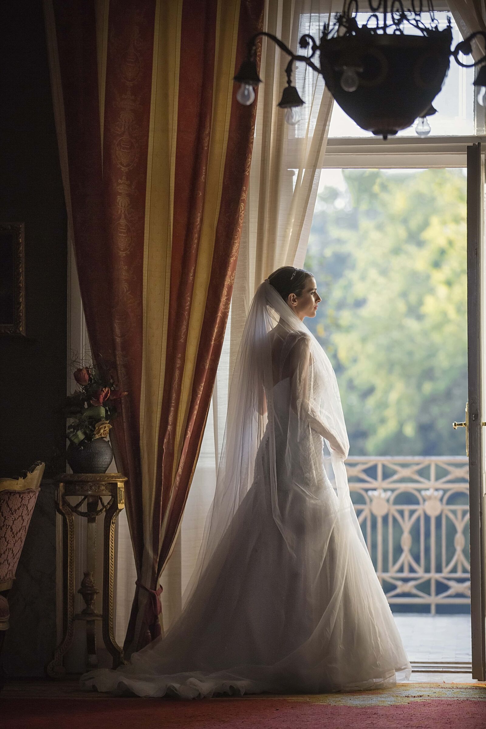 Canon EOS 5D Mark III sample photo. Wedding dress, bride, baroque photography