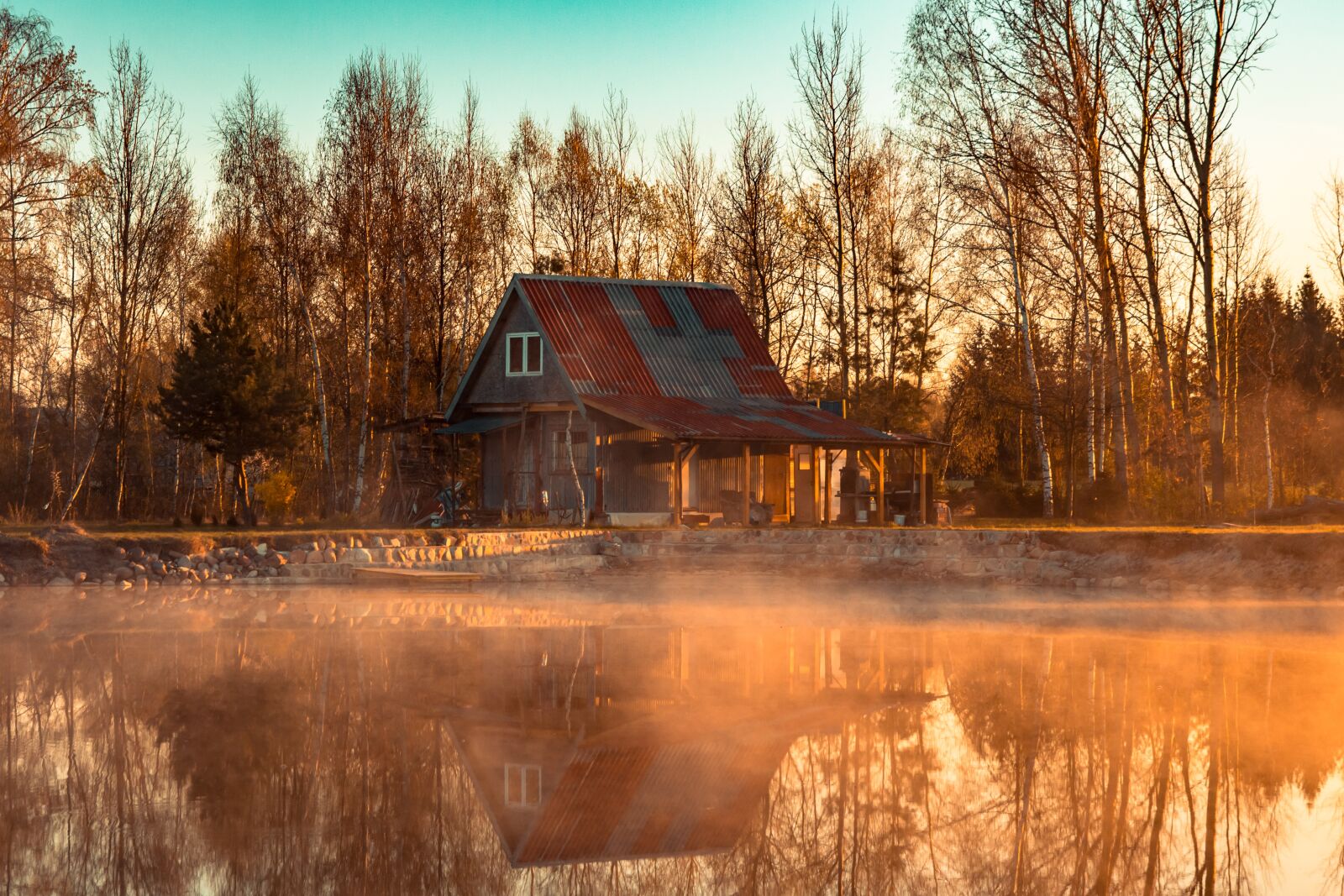 Canon EOS 700D (EOS Rebel T5i / EOS Kiss X7i) sample photo. House, pond, the fog photography